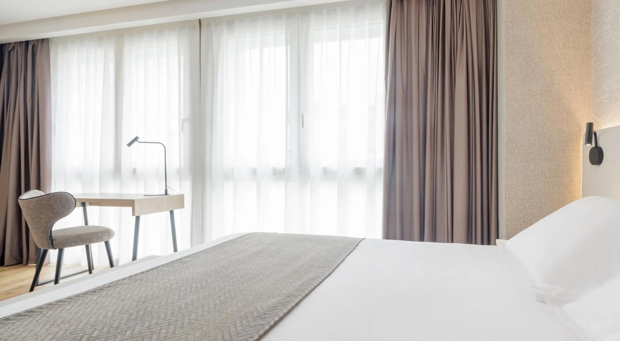 Bedroom, Bed in Hotel Ilunion San Sebastián