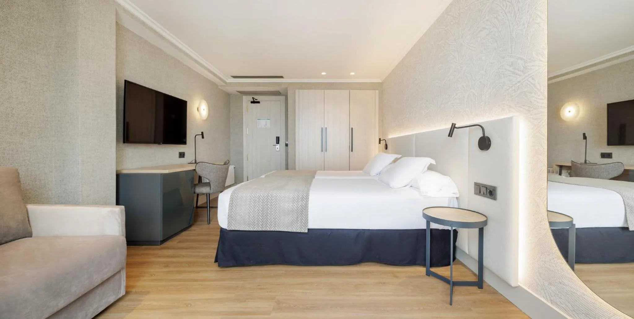 Bedroom, Bed in Hotel Ilunion San Sebastián