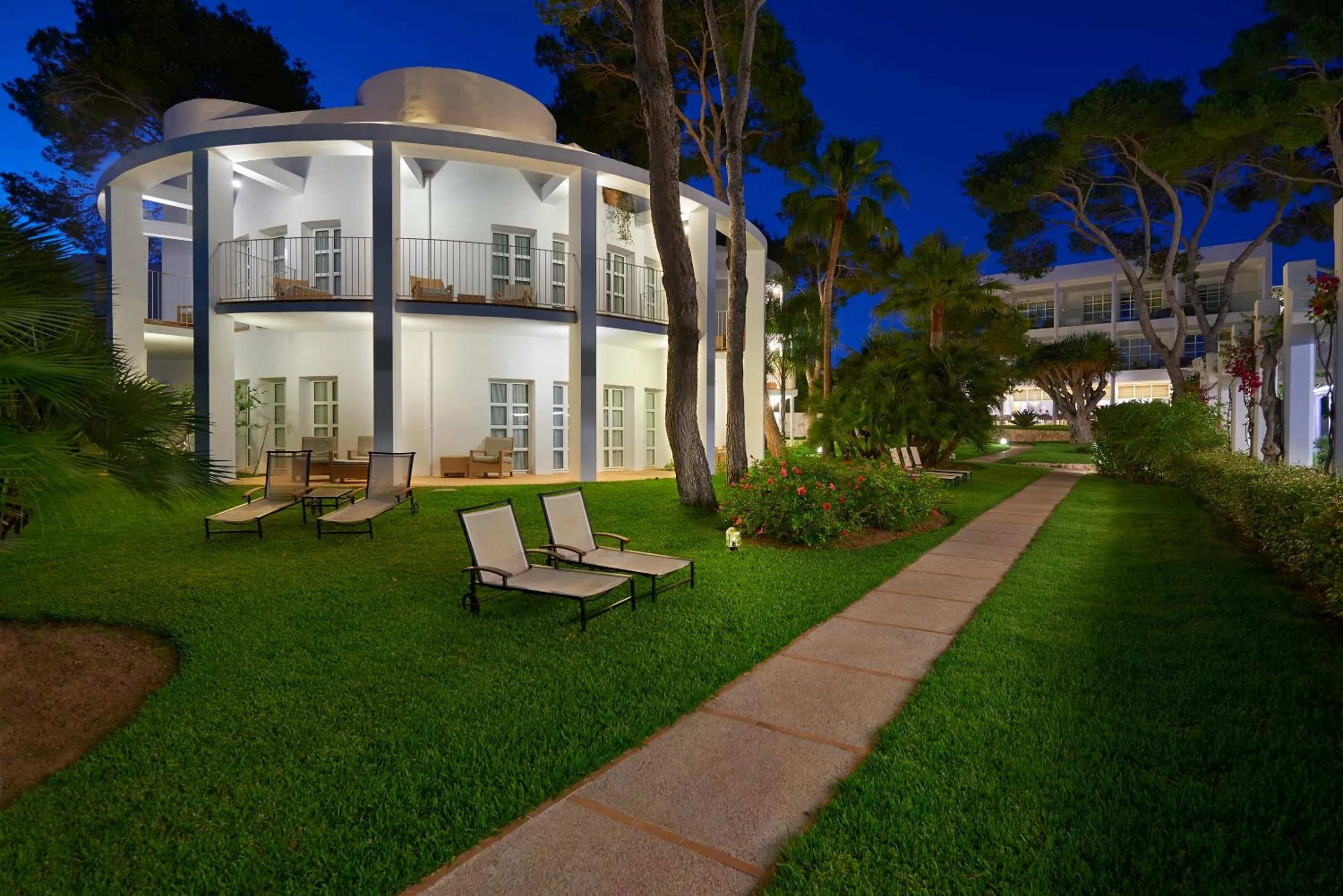 Garden in Melia Cala d'Or Boutique Hotel