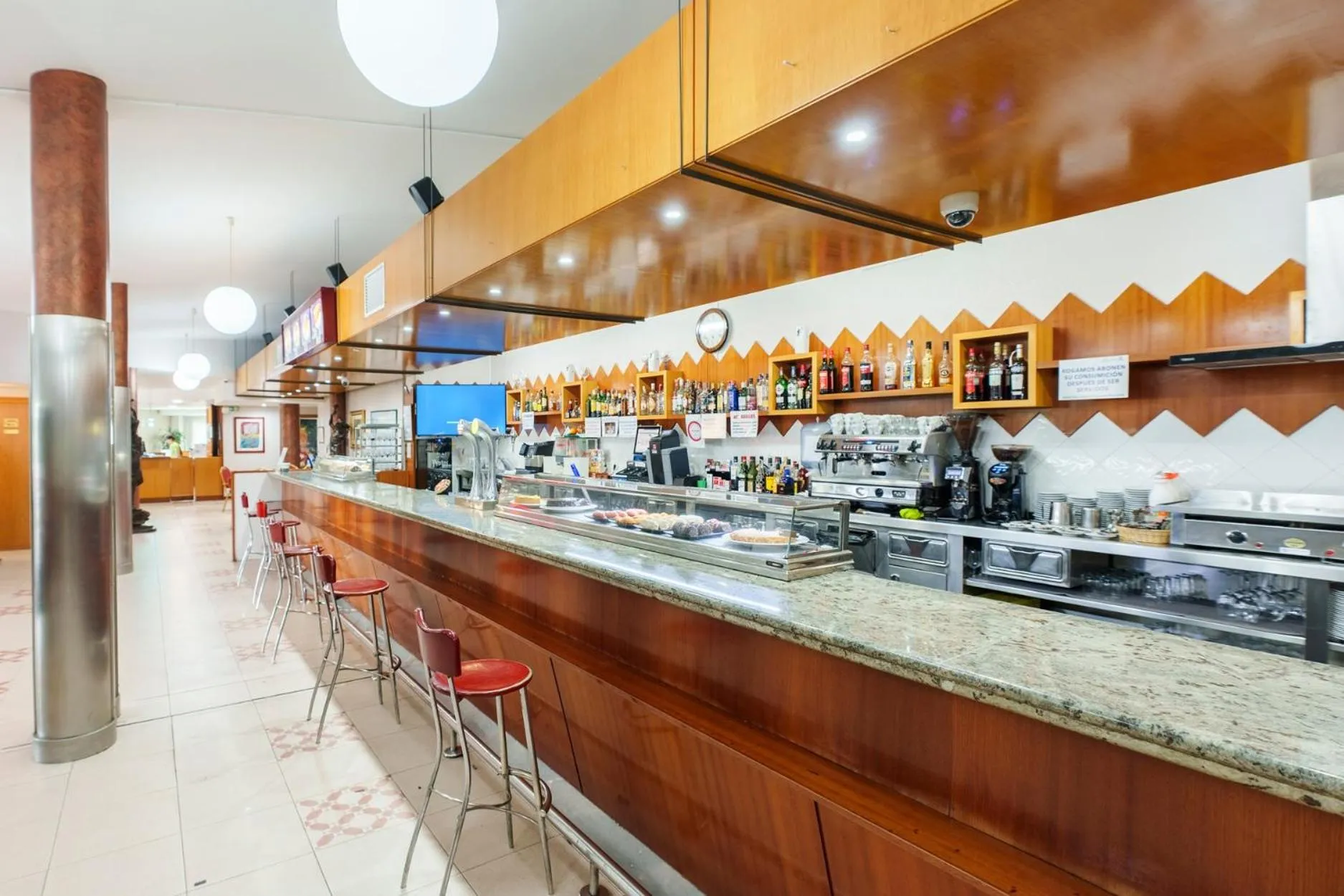 Lounge or bar in Hotel Rey Arturo Burgos