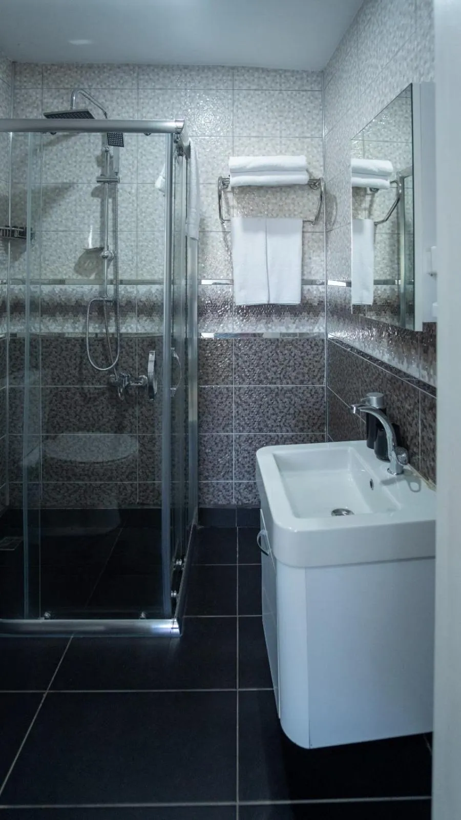 Shower in MAÇA OTEL