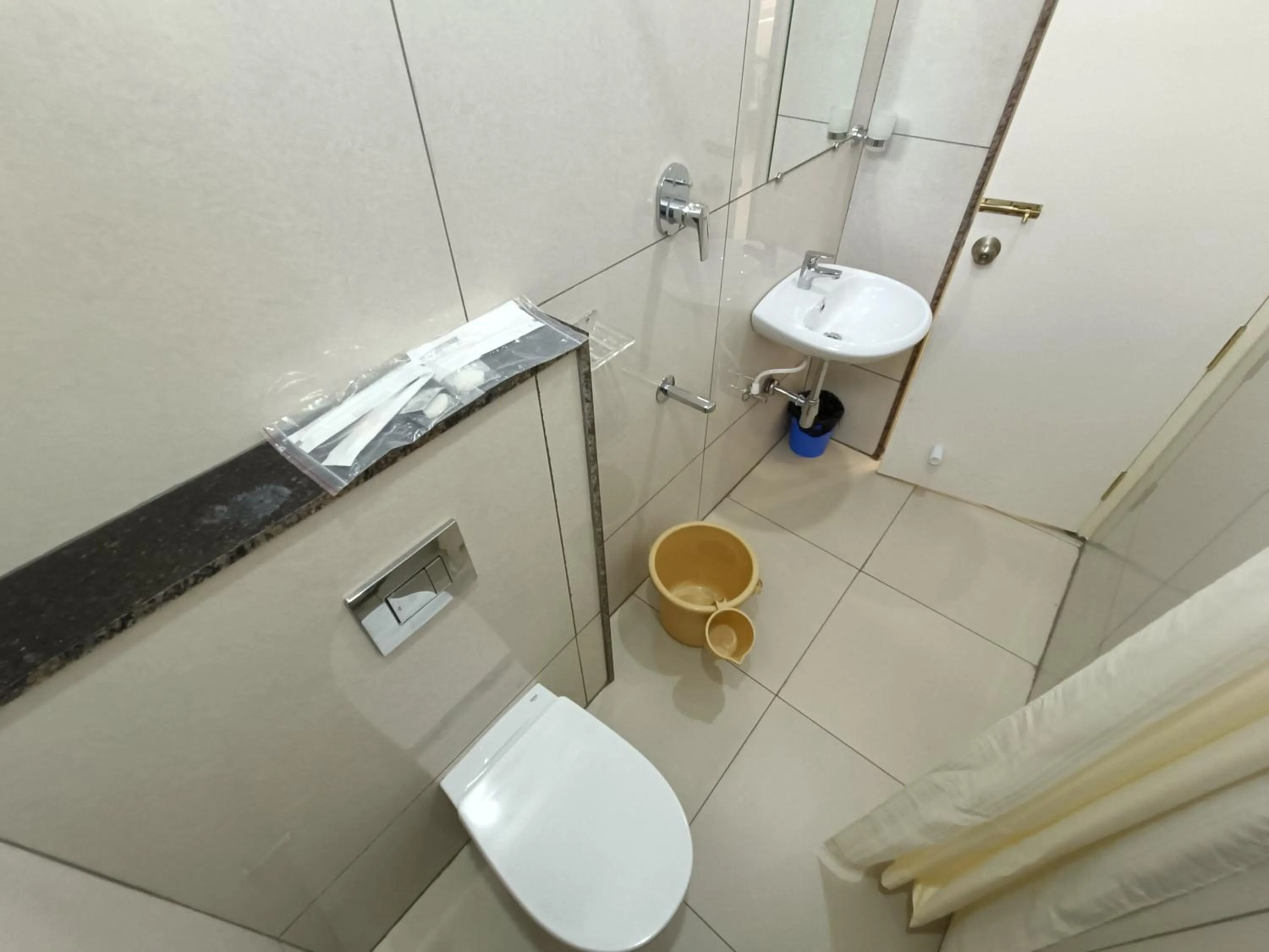 Toilet in Sri Aswin Grand