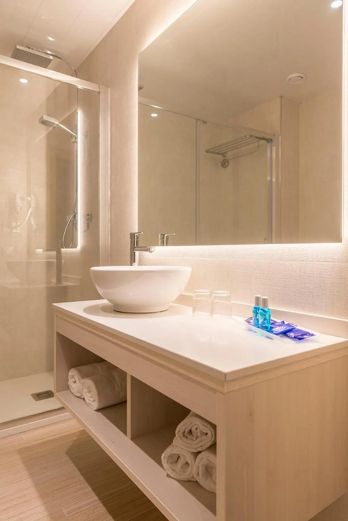 Bathroom in Hotel Marsol