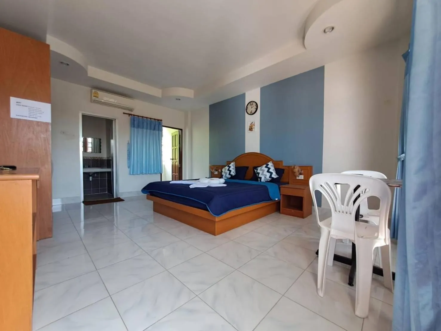 Bed in Pailin Hill Hotel Patong