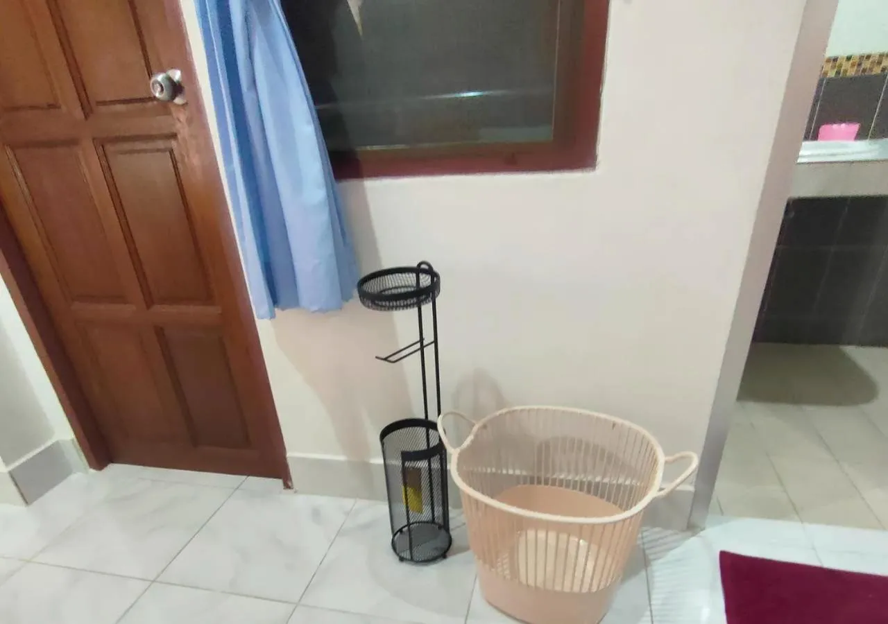 Toilet in Pailin Hill Hotel Patong