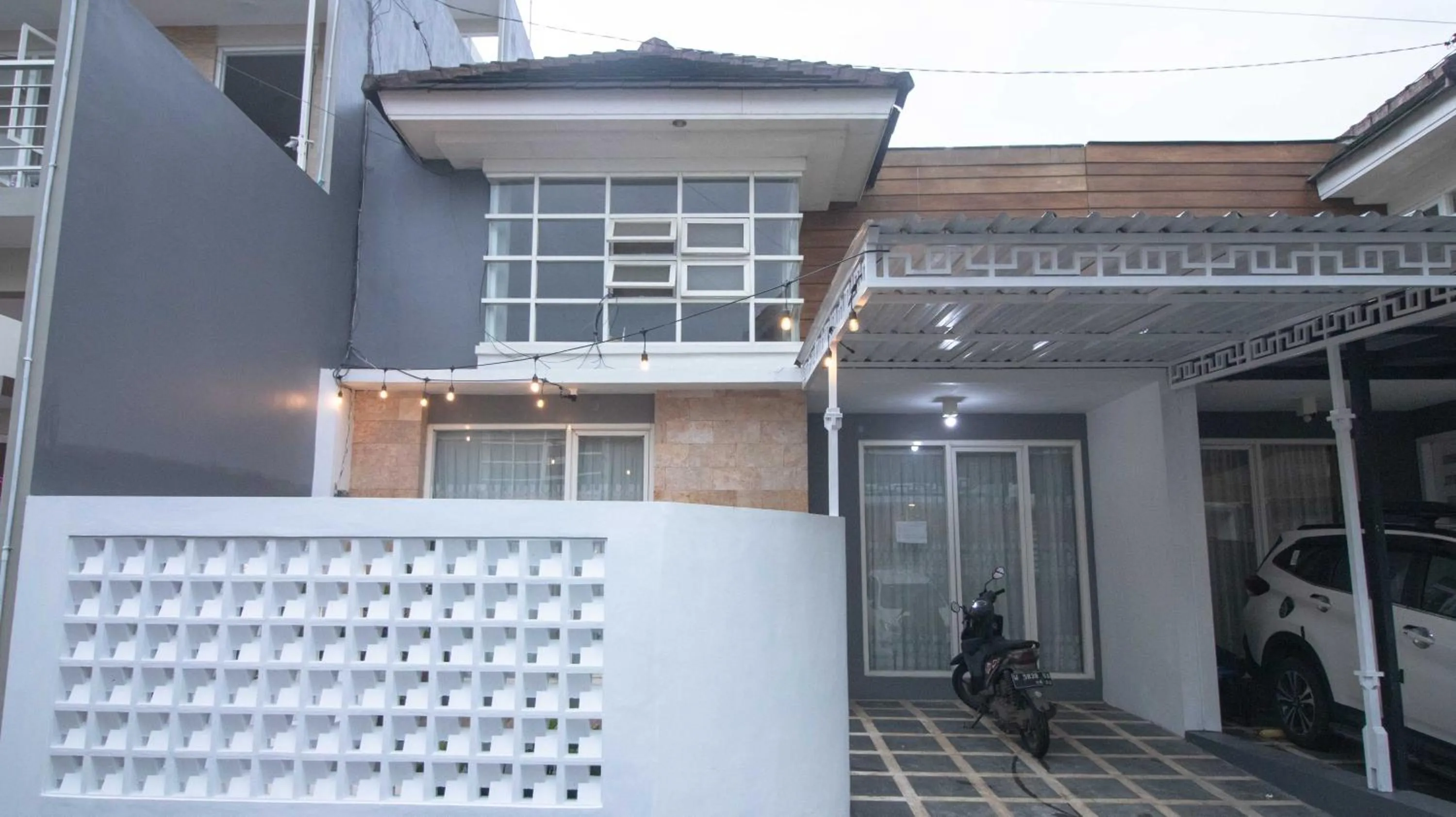 Property building in Villa Shiny with Karaoke & Chill Spot