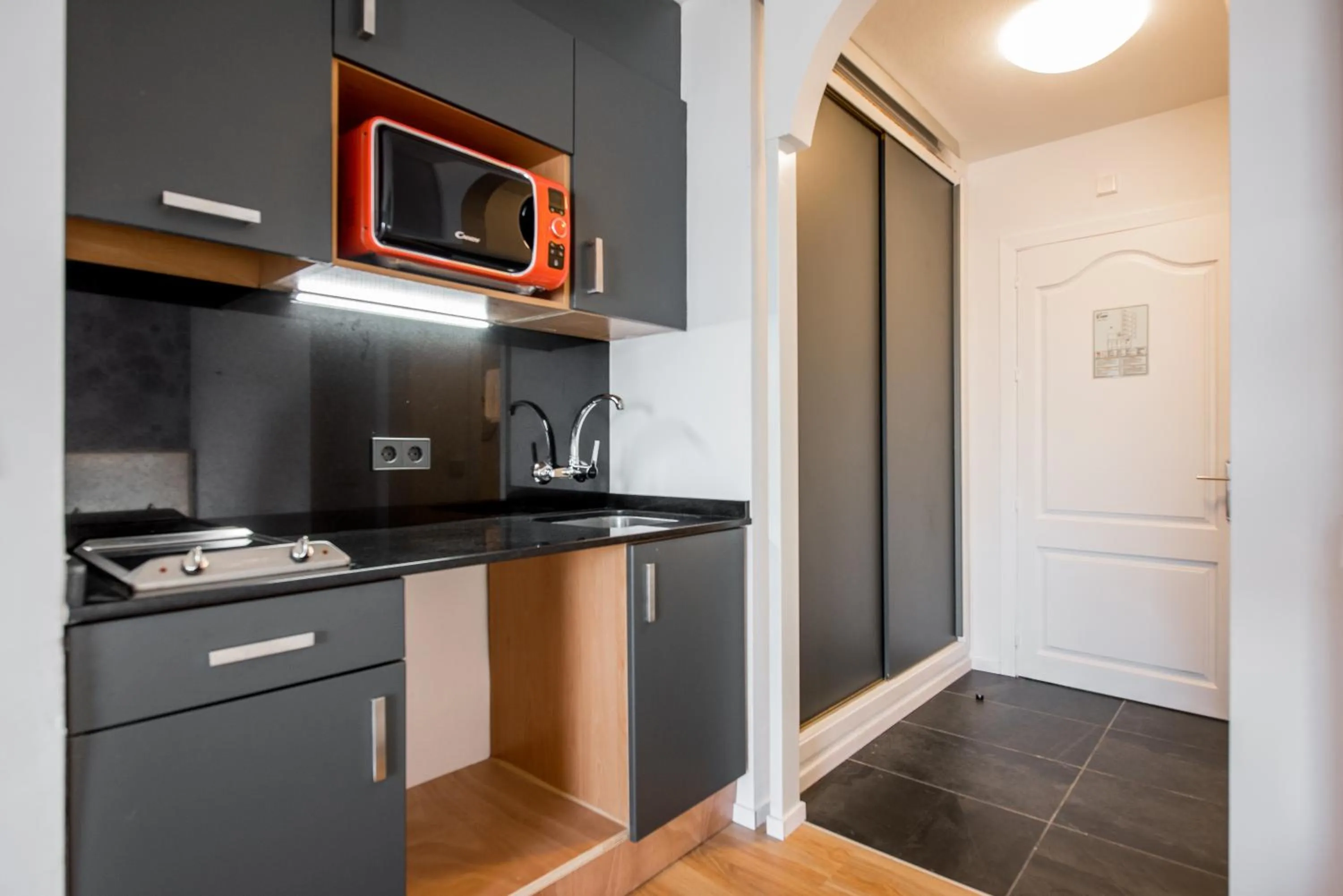 Kitchen or kitchenette in Apartamentos La Kiki