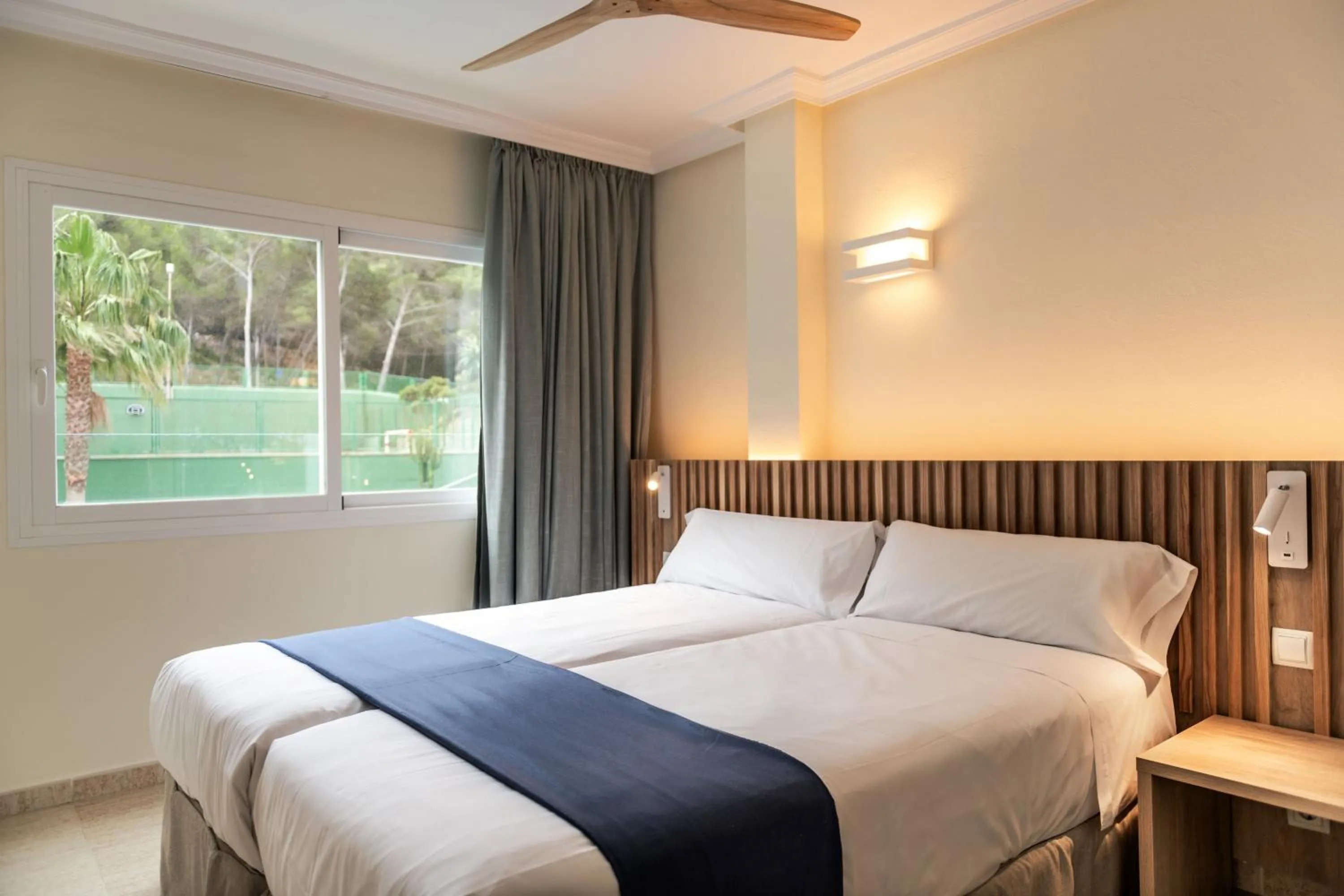 Bedroom, Bed in Hotel El Pinar