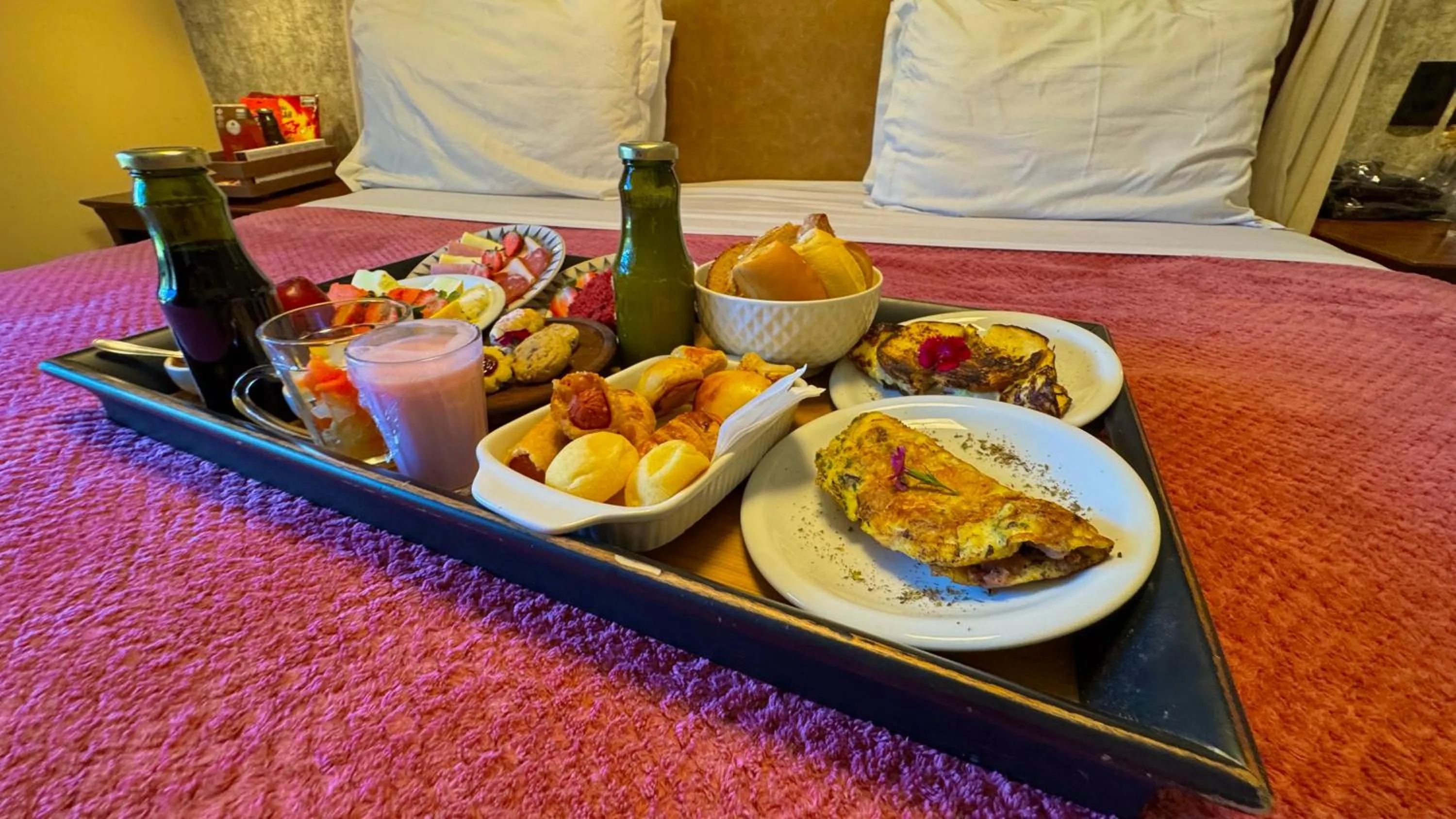 Breakfast, Bed in WoodStone Hotel Fazenda