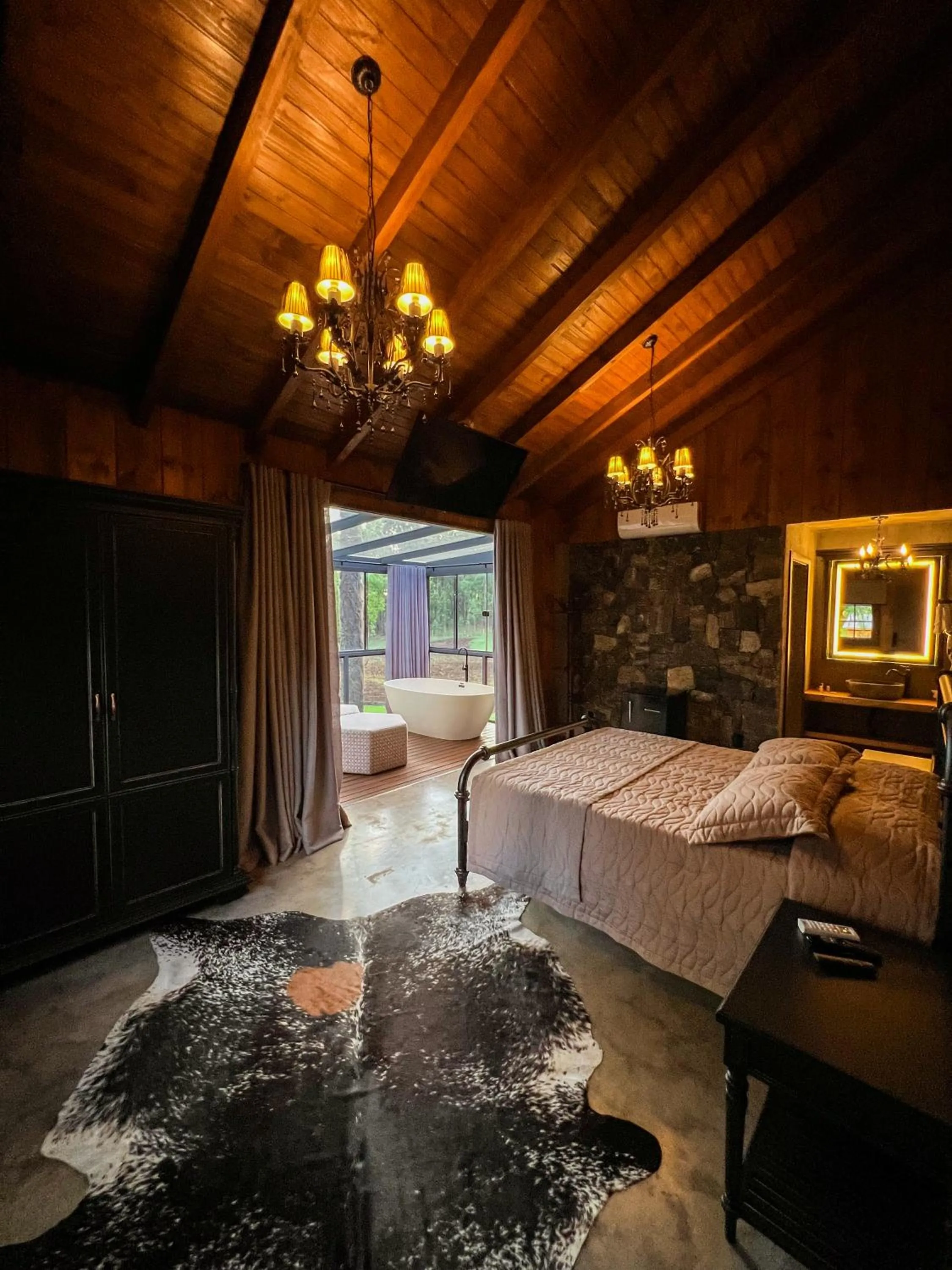 Bed in WoodStone Hotel Fazenda