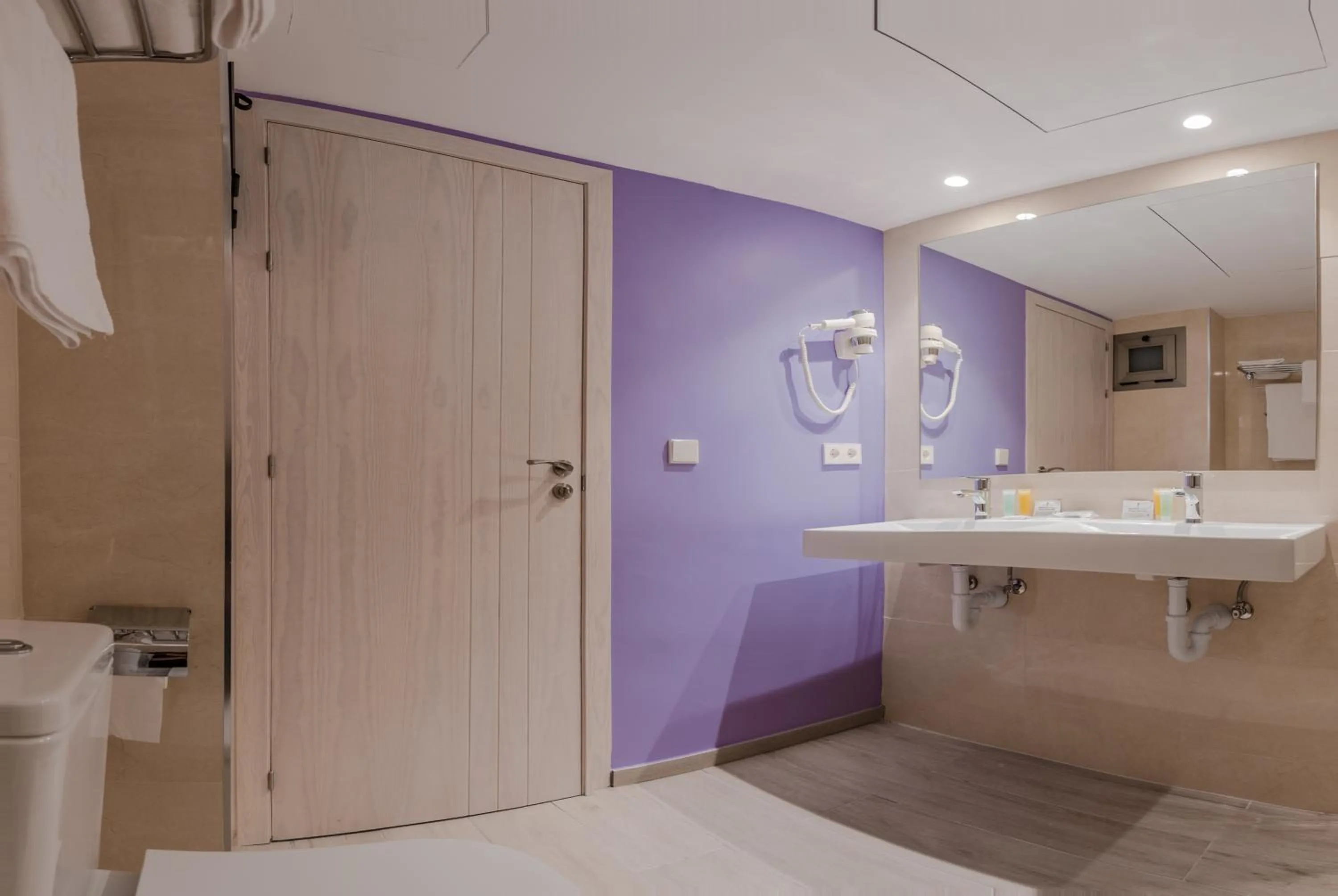 Bathroom in Apartamentos Los Angeles