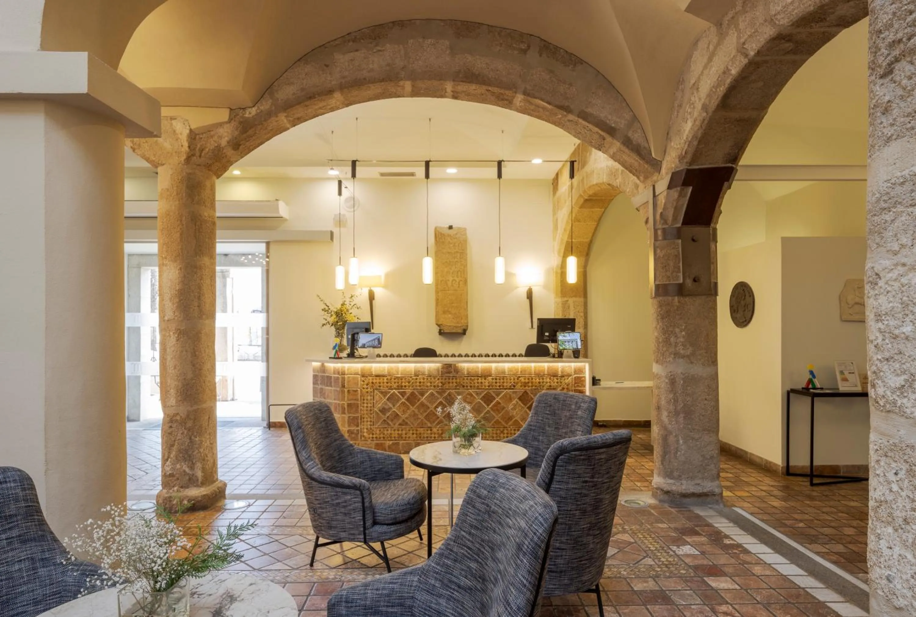 Lobby or reception in Hotel Ilunion Mérida Palace