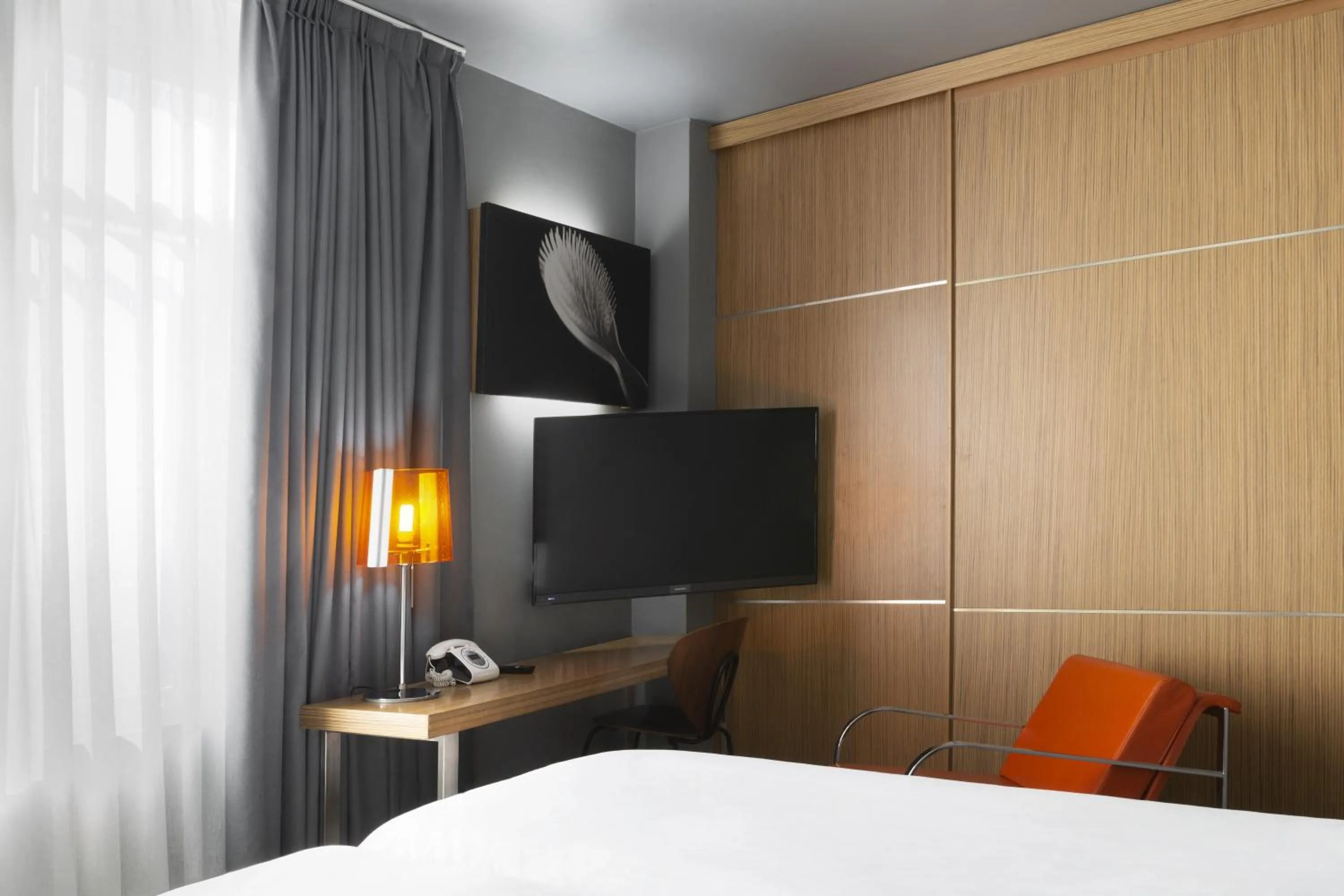 Bedroom, Bed in Petit Palace Alcalá