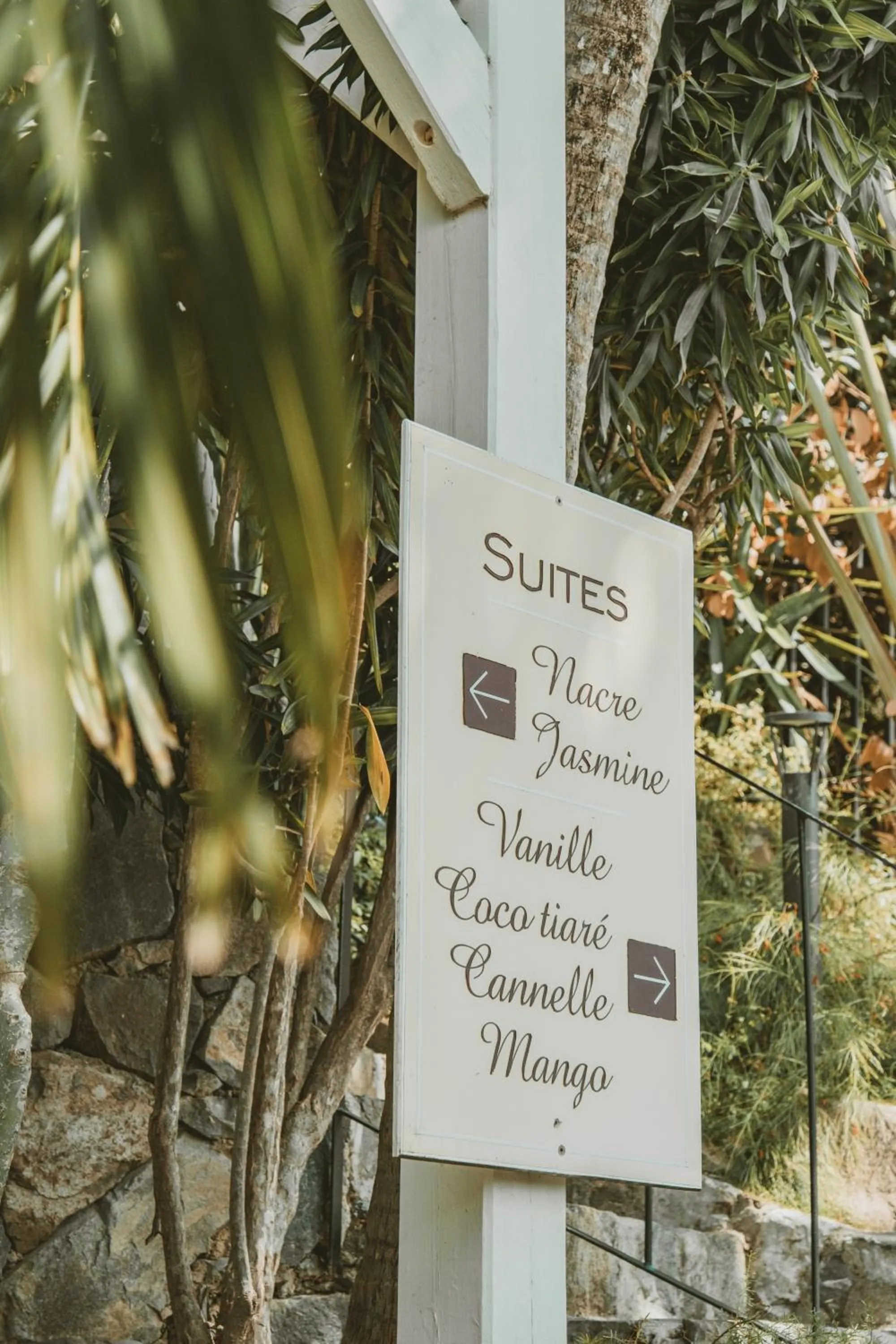 Logo/Certificate/Sign in La Villa Hibiscus, Saint Martin