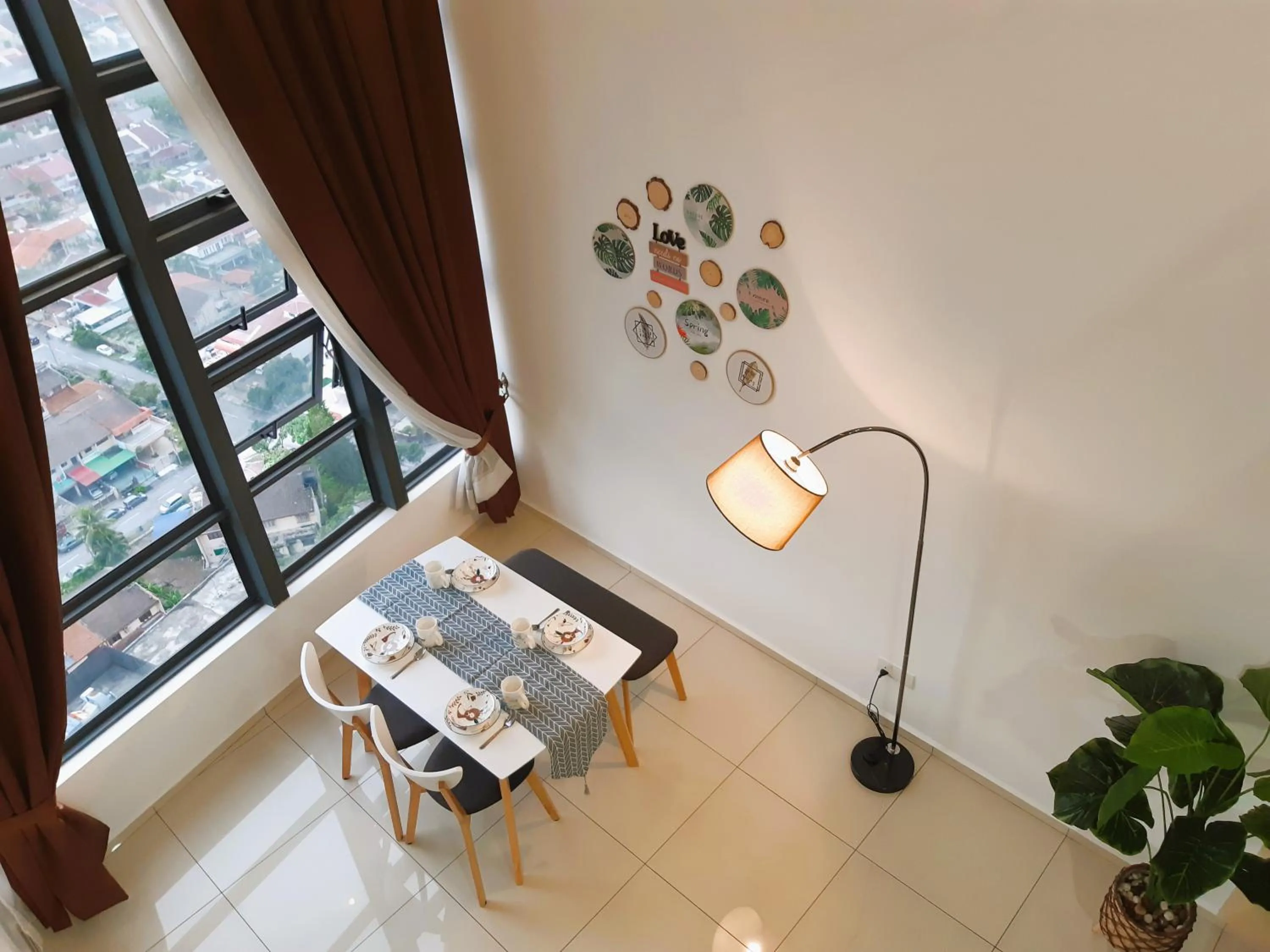 Dining area in EkoCheras Duplex Suite by Ohana Home