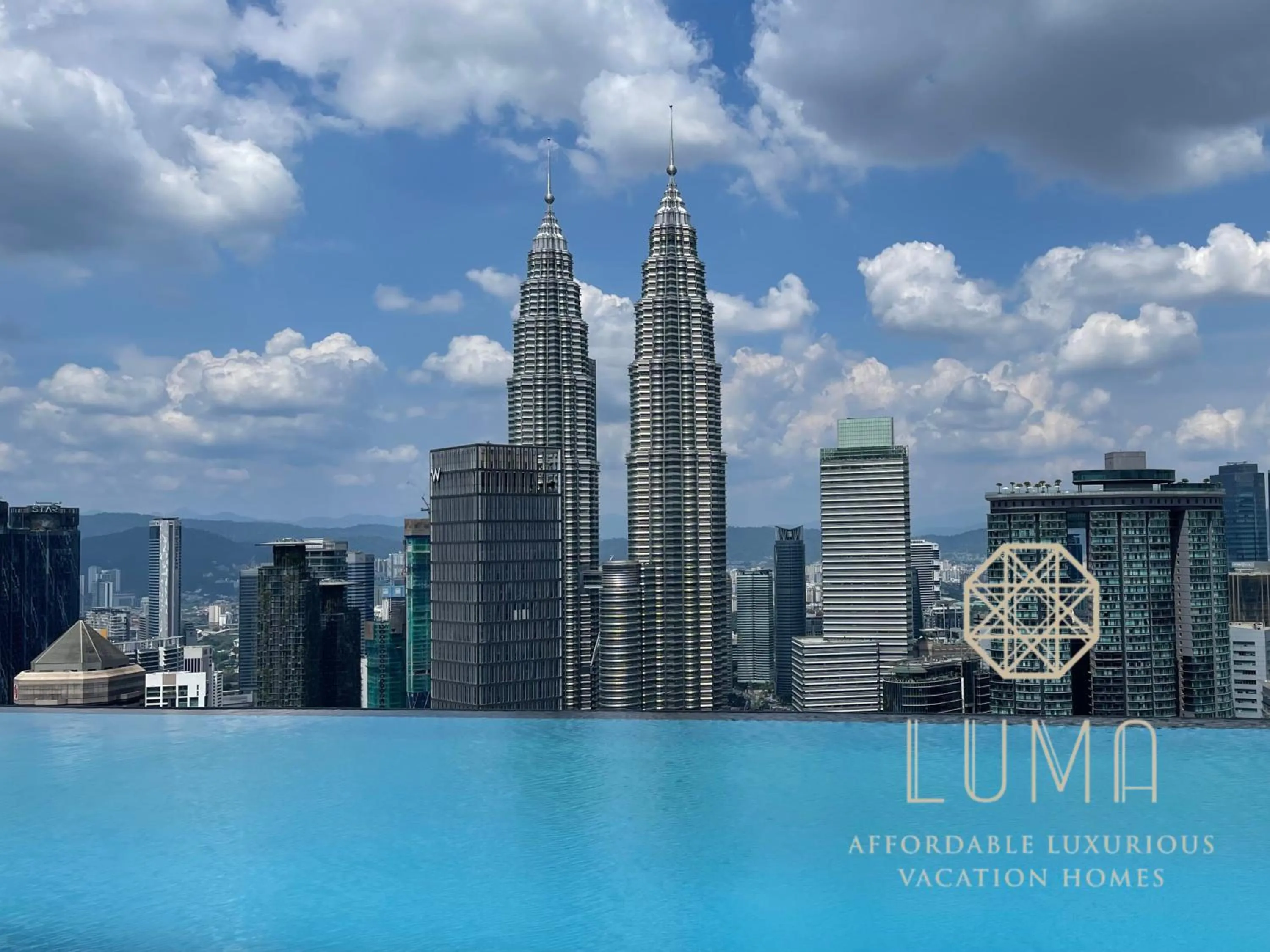 Swimming pool in The Platinum 2 Kuala Lumpur by LUMA