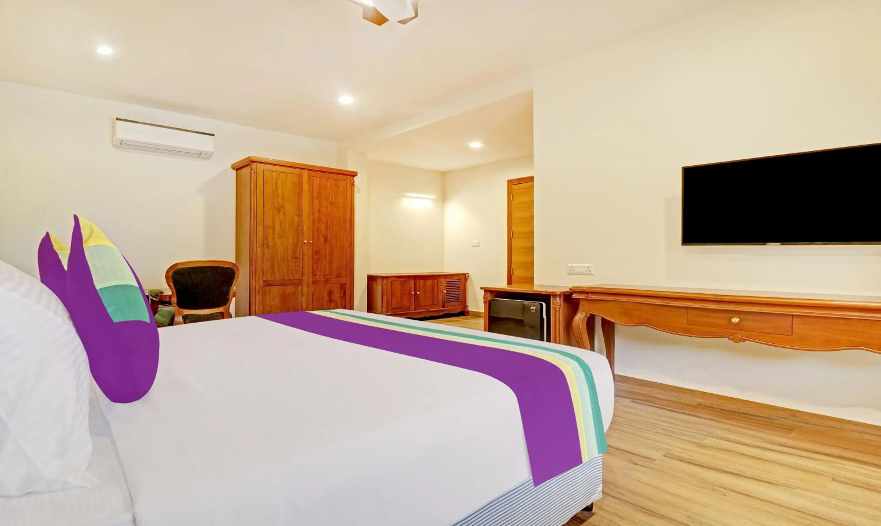 Bed in Treebo Premium Vahada 7 Minutes Drive From Ambalapuzha Sree Krishna Swamy Temple