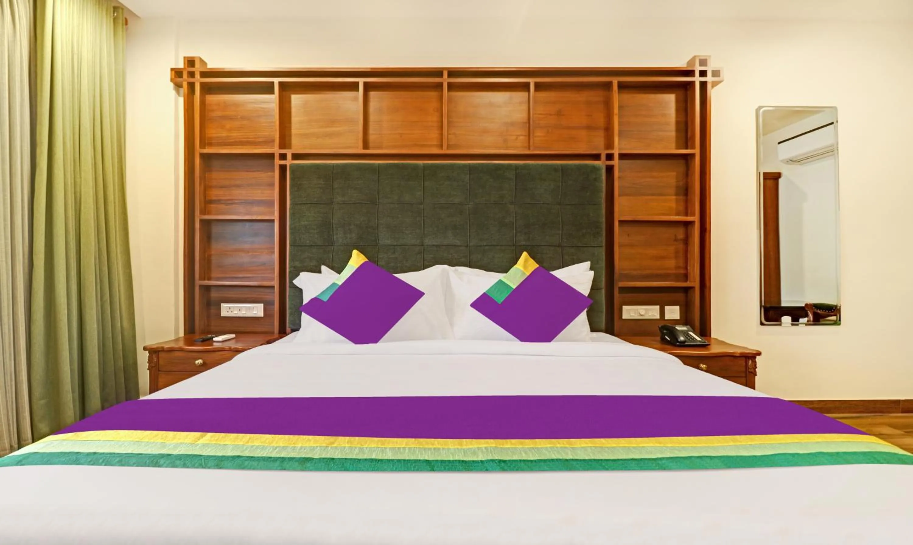 Bedroom, Bed in Treebo Premium Vahada 7 Minutes Drive From Ambalapuzha Sree Krishna Swamy Temple