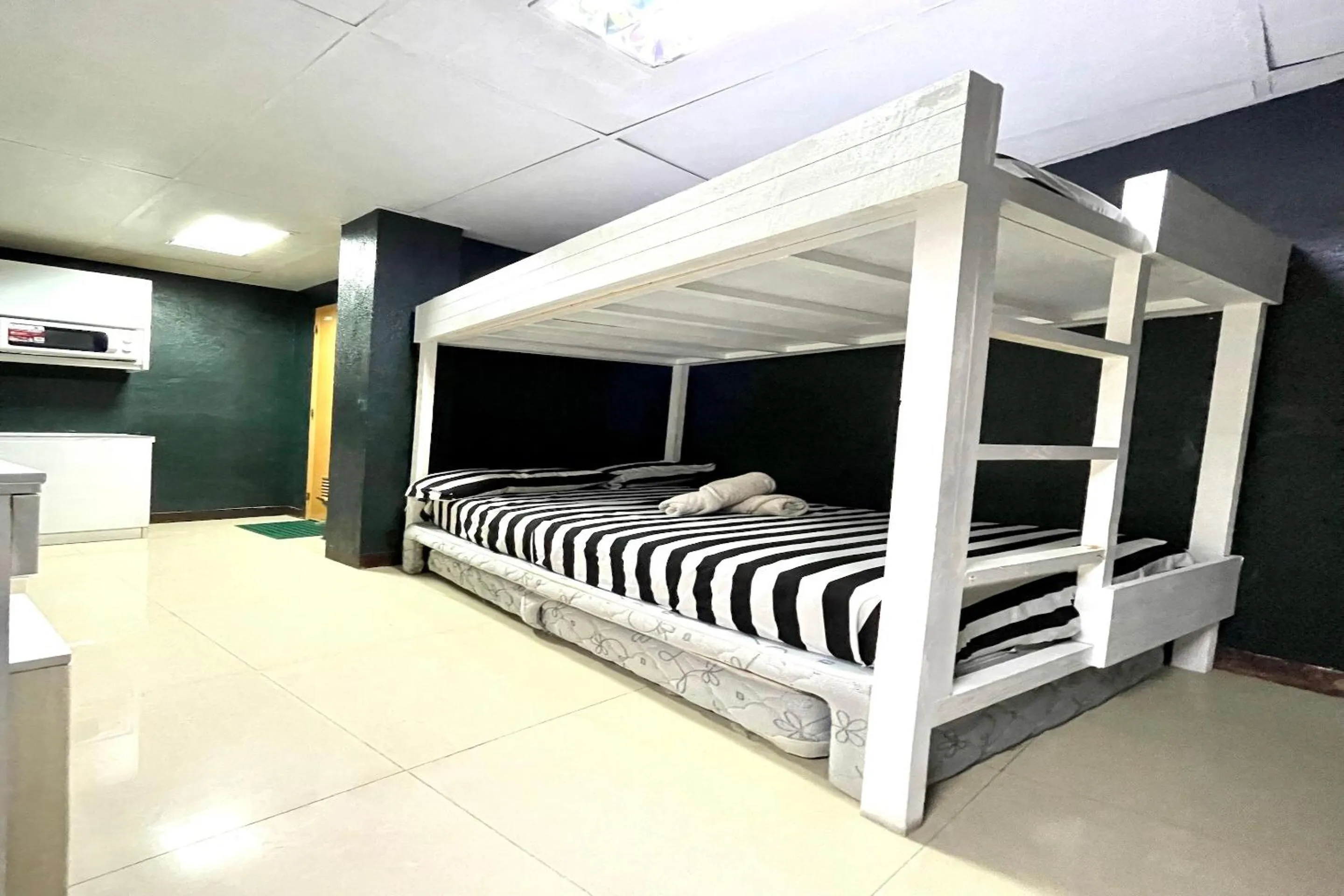 Mixed Dormitory Room in OYO 910 Sabaidee Suites