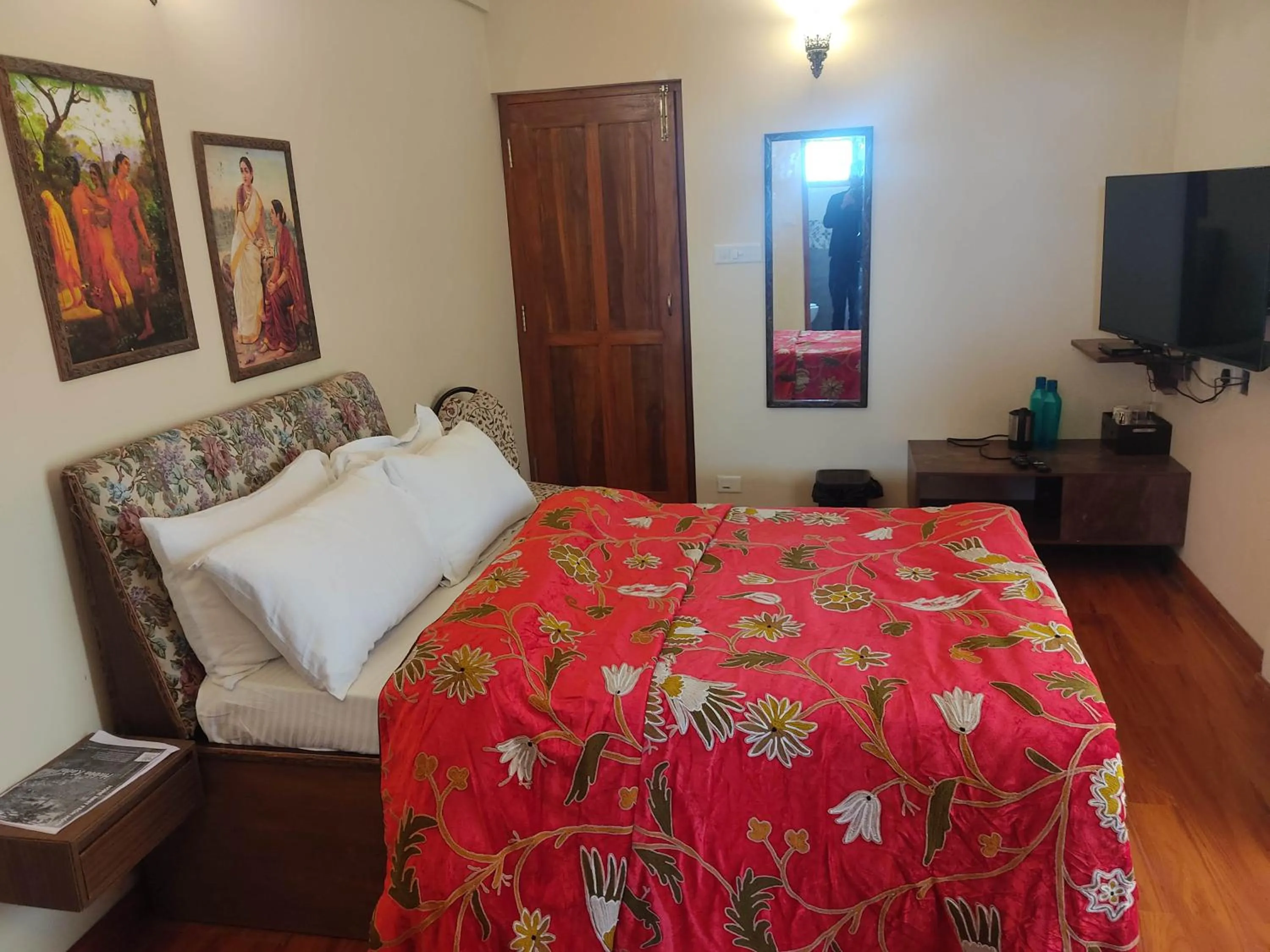 Bed in Habba Kadal Kashmiri Heritage Hotel & Hub