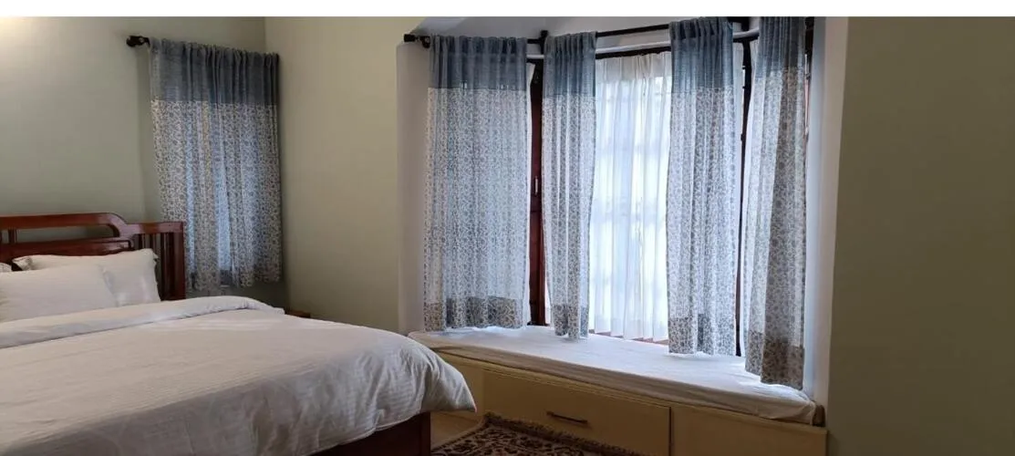 Bed in Habba Kadal Kashmiri Heritage Hotel & Hub