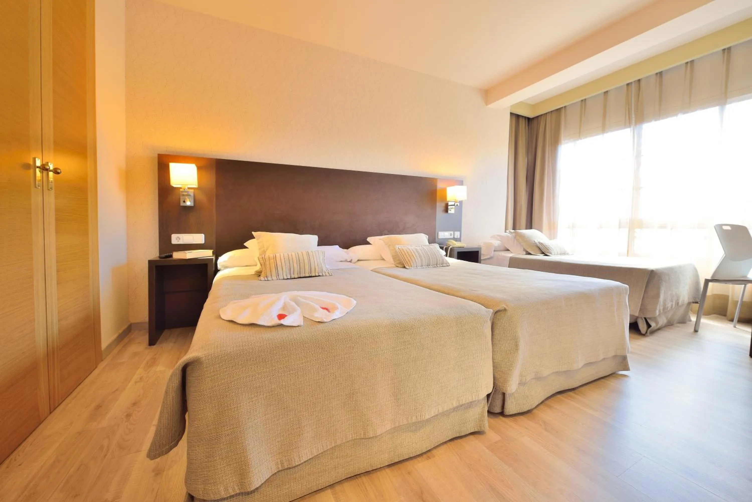Bedroom, Bed in Hotel Spa Norat O Grove 3* Superior