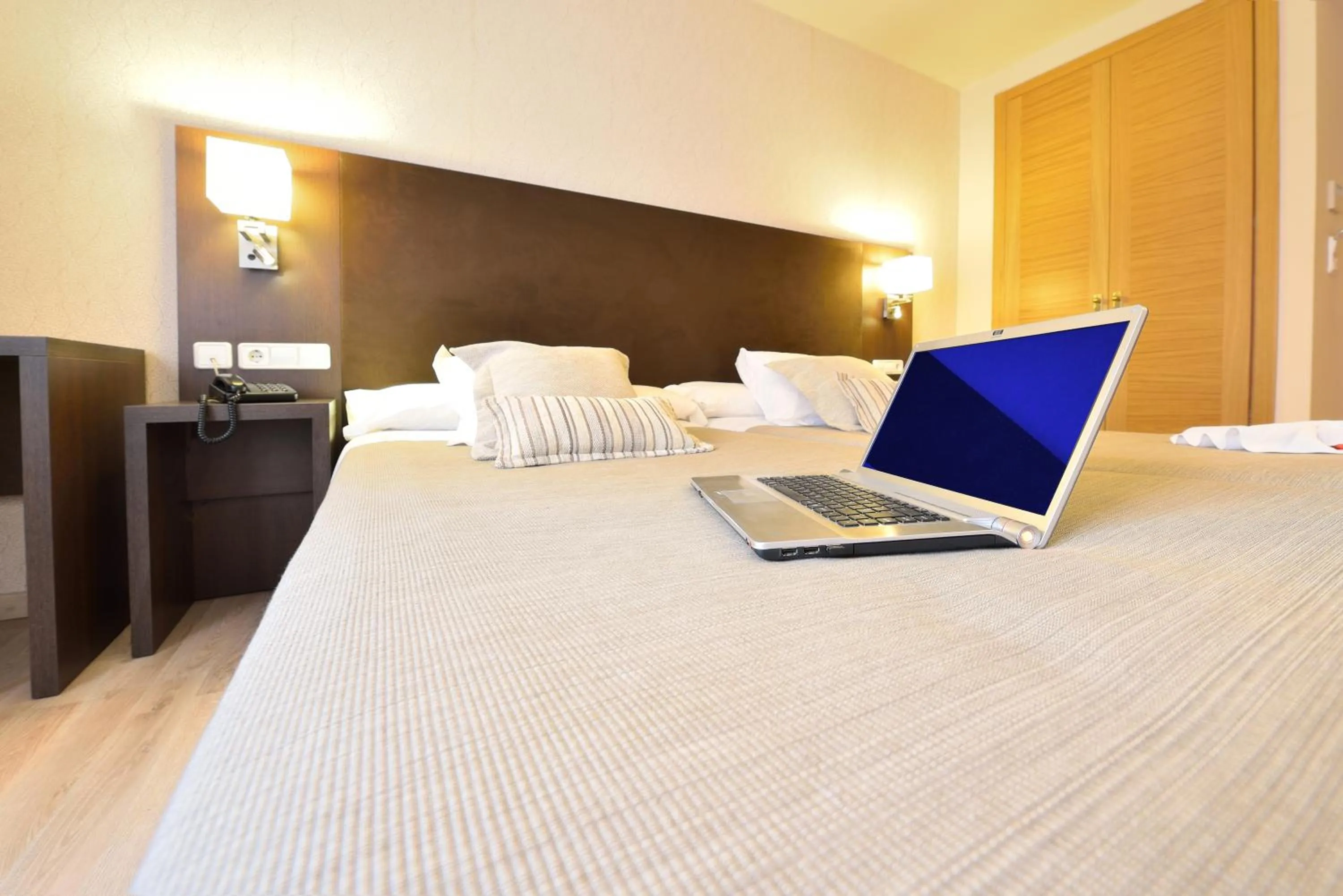 Bedroom, Bed in Hotel Spa Norat O Grove 3* Superior