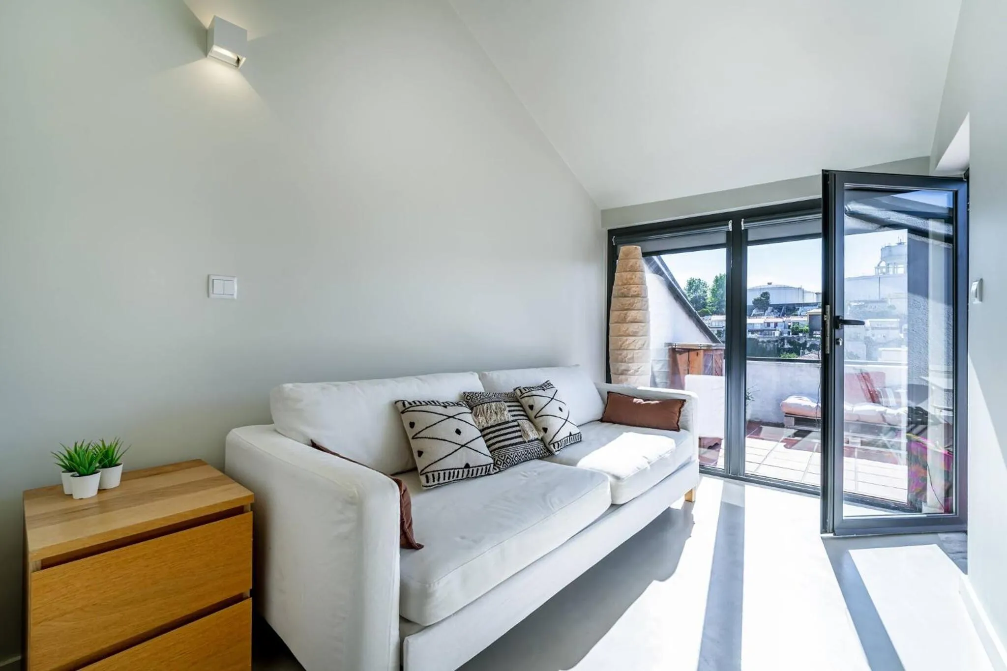 Communal lounge/ TV room in Downtown Private Rooftop Experience