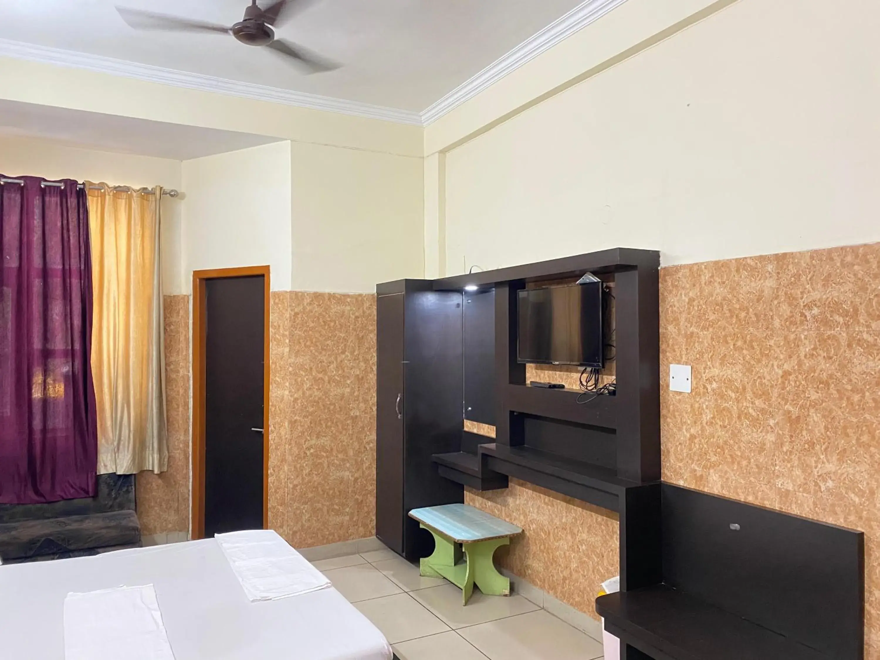 Deluxe Queen Room with Two Queen Beds in AASHIRWAD HOTEL Deluxe Queen Room with Two Queen Beds in AASHIRWAD HOTEL