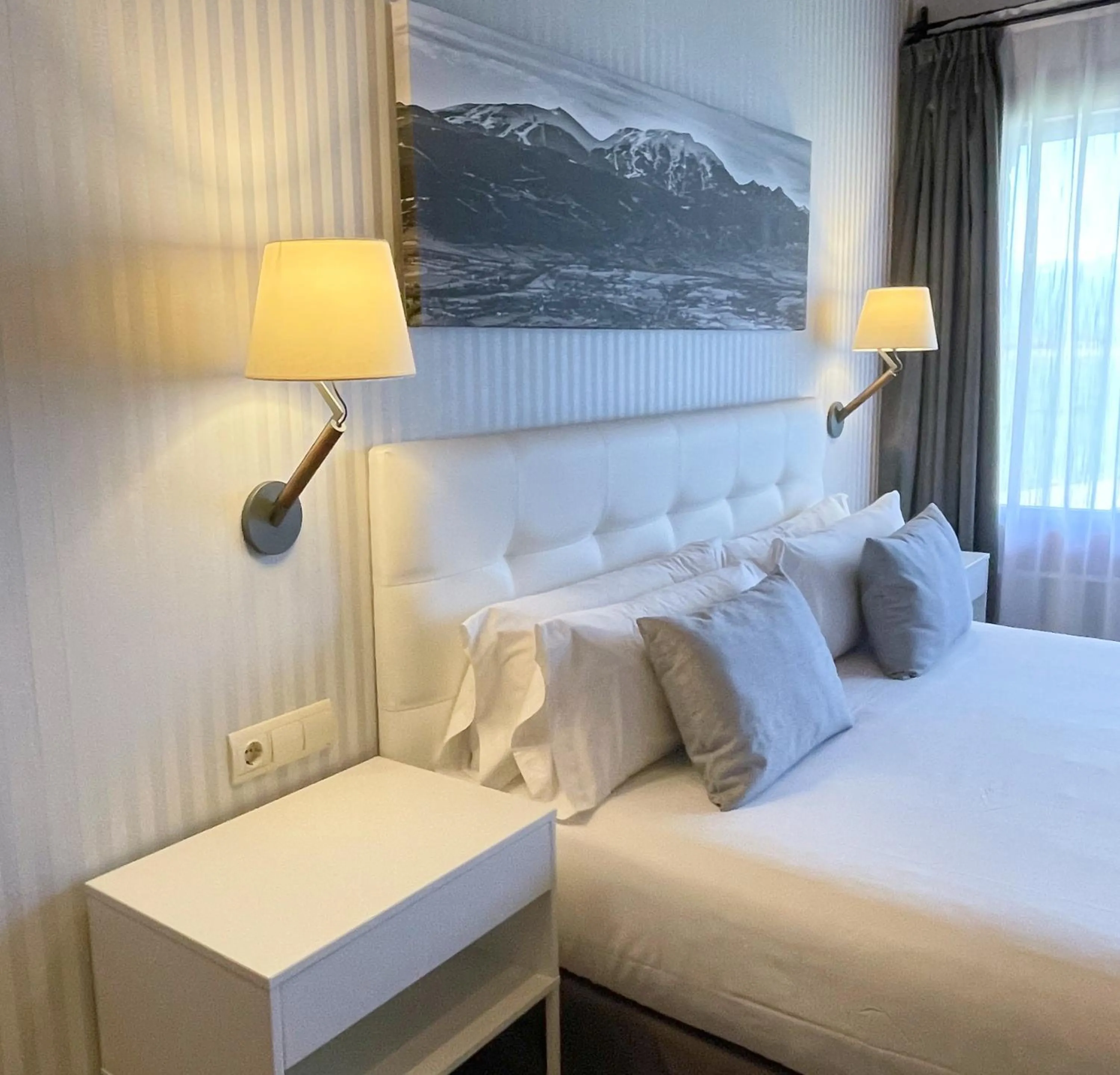 Bedroom, Bed in Hotel Fontanals Golf