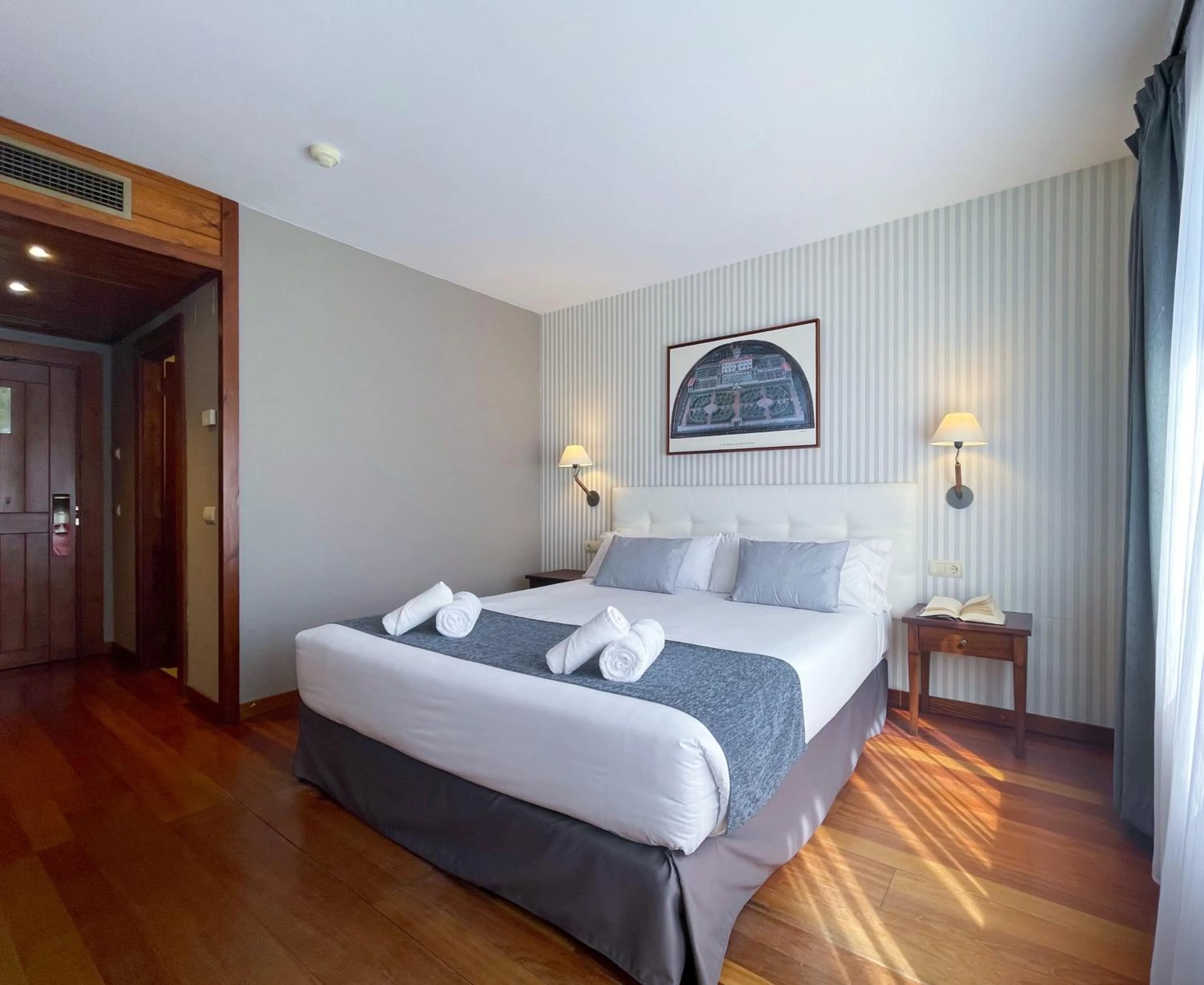 Bed in Hotel Fontanals Golf