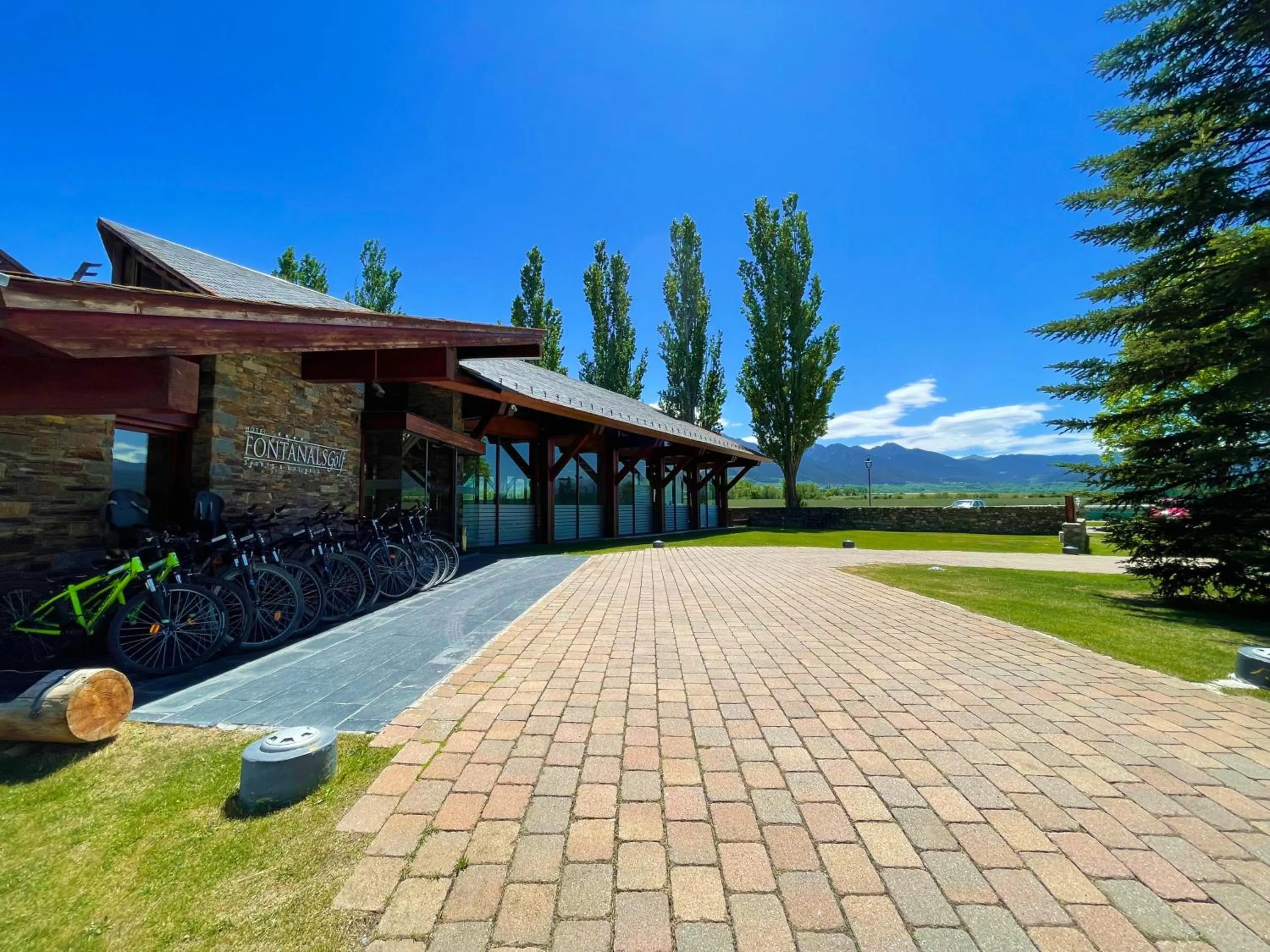 Property building in Hotel Fontanals Golf