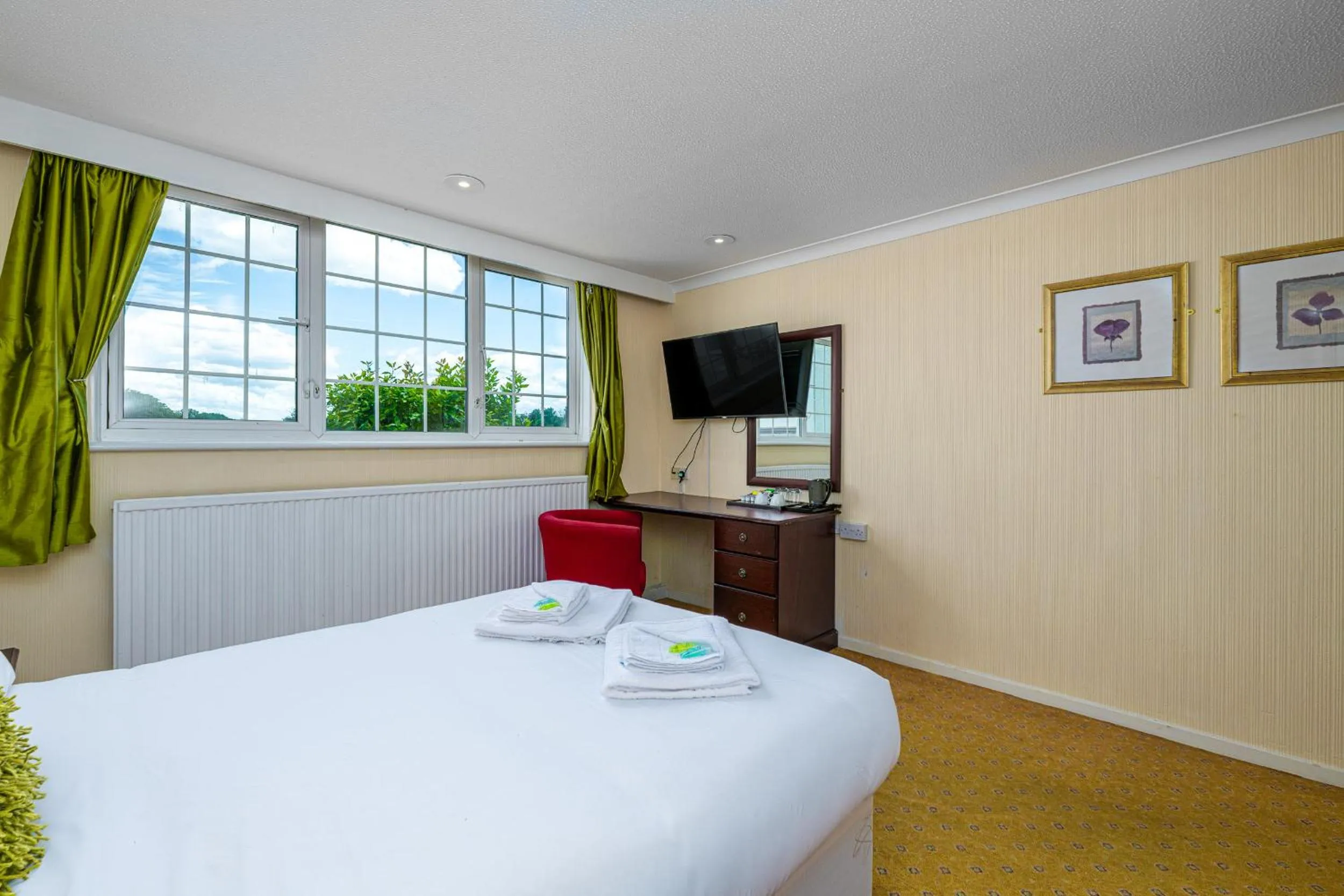 Bed in Northop Hall Country House Hotel