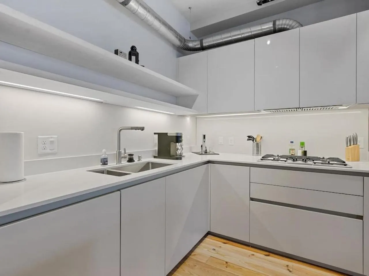 Kitchen or kitchenette in Luxury 4-Bedroom Retreat in the Heart of Over the Rhine