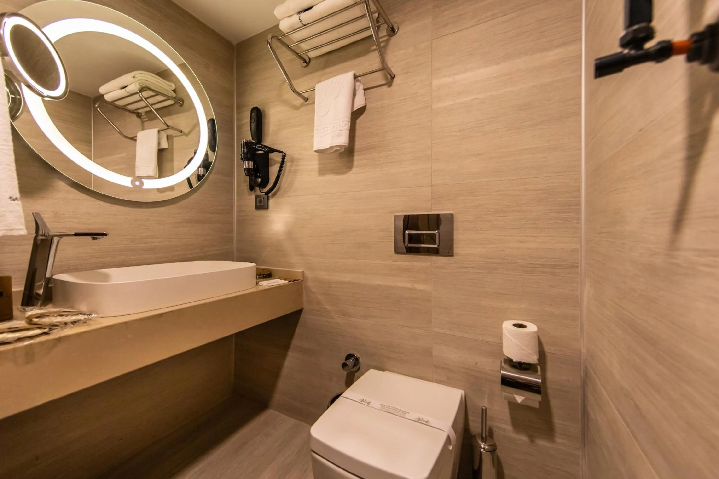 Shower in SARPİNO MOUNTAİN HOTEL