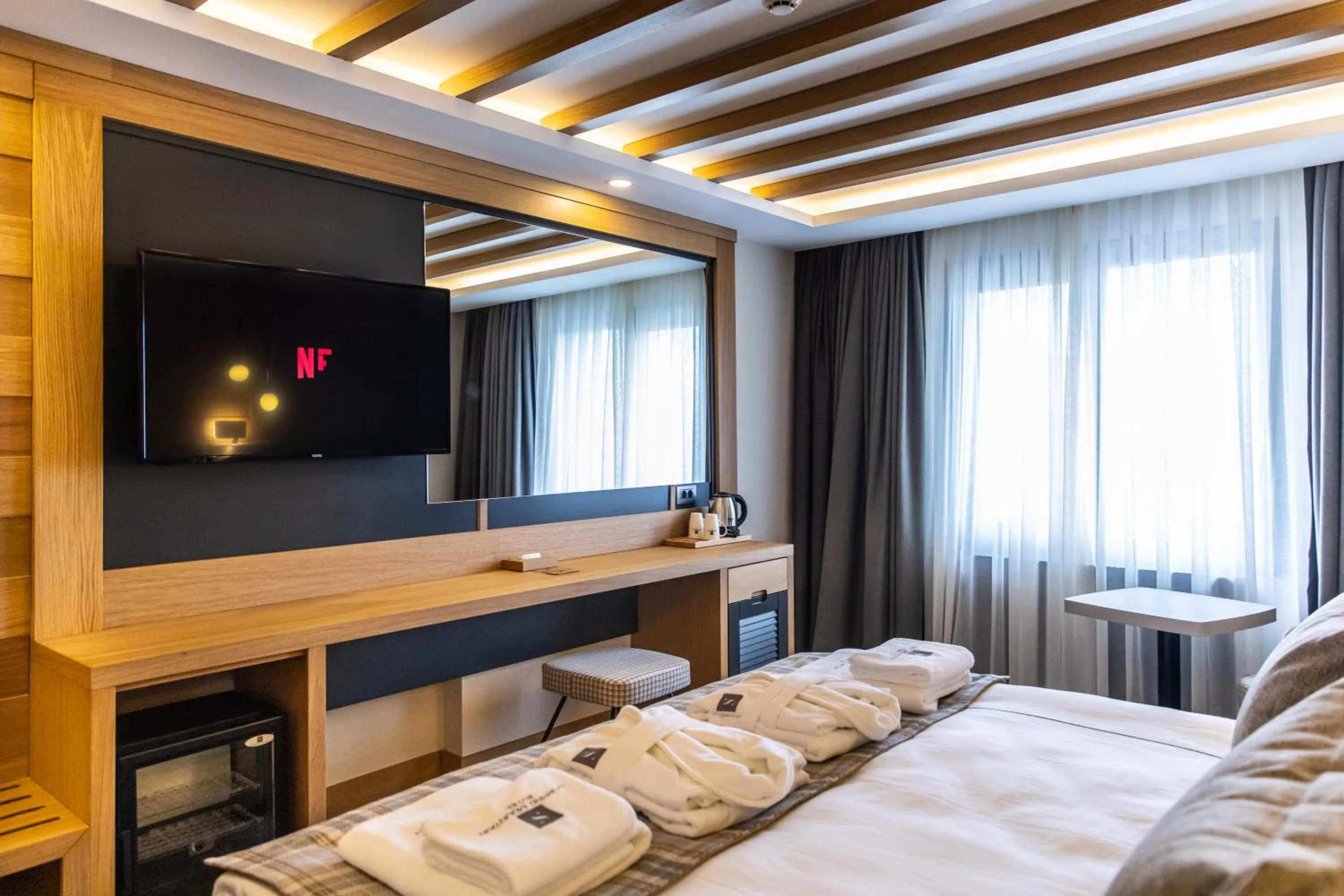 TV and multimedia, Bed in SARPİNO MOUNTAİN HOTEL