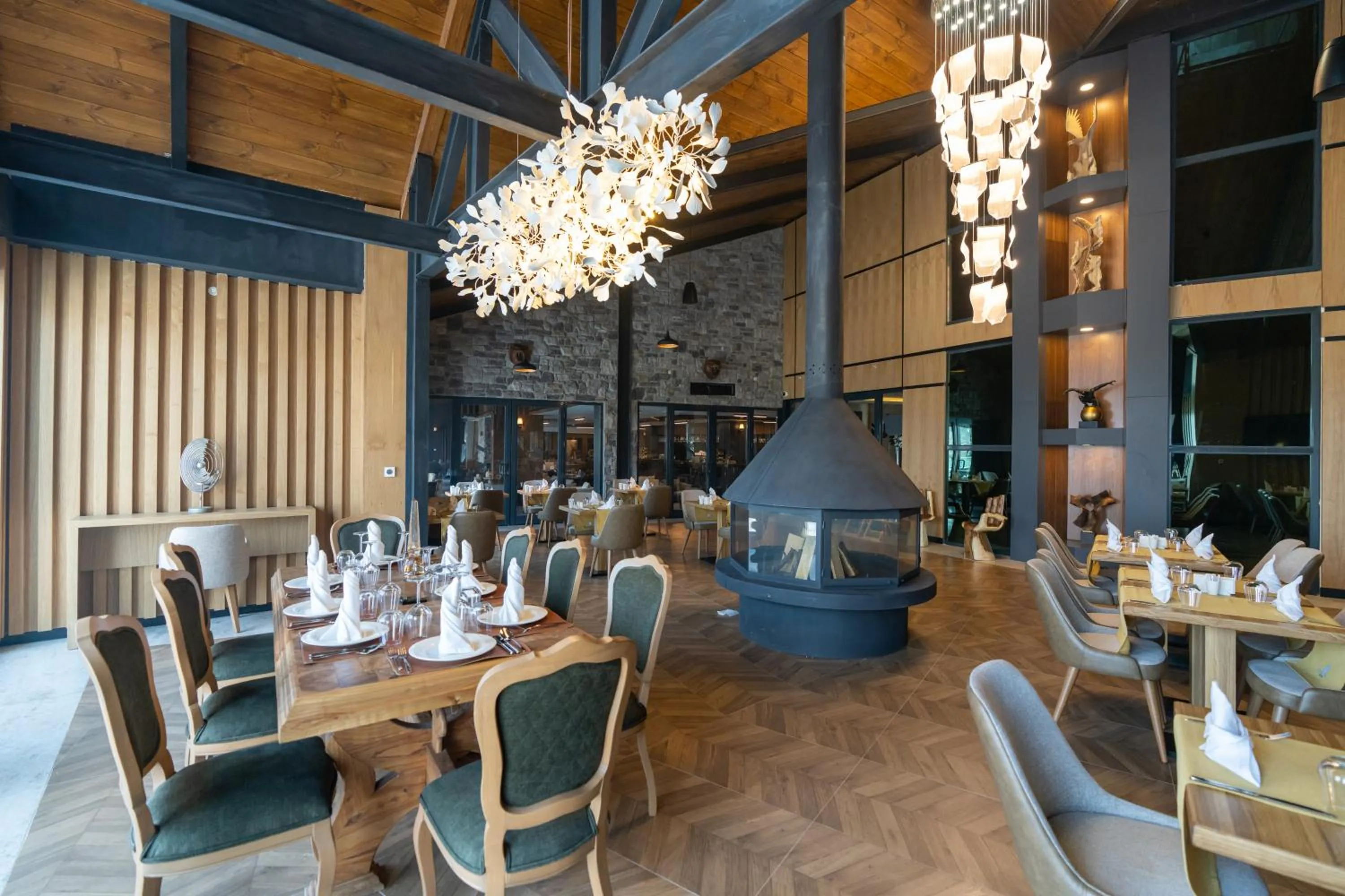 Restaurant/places to eat in SARPİNO MOUNTAİN HOTEL