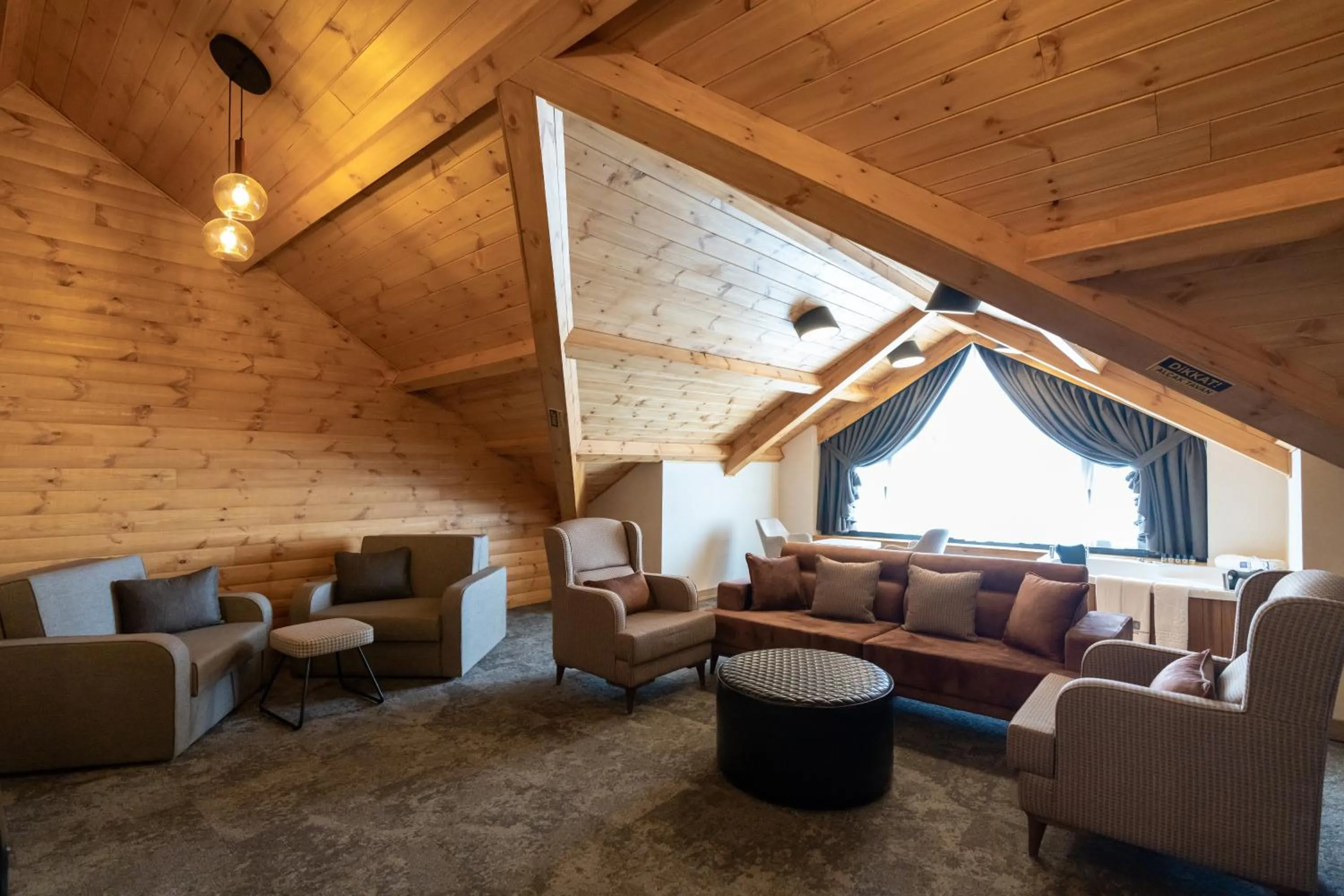 Seating area in SARPİNO MOUNTAİN HOTEL