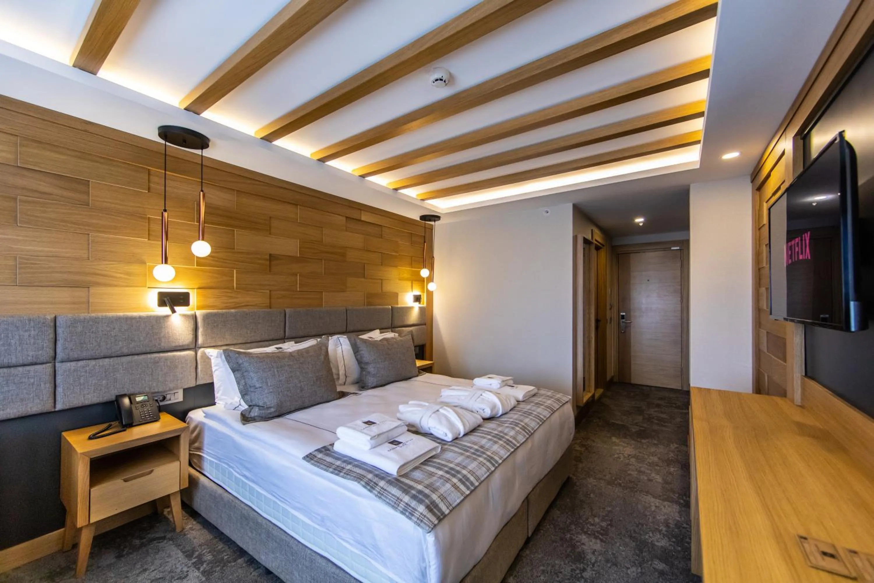 Photo of the whole room, Bed in SARPİNO MOUNTAİN HOTEL