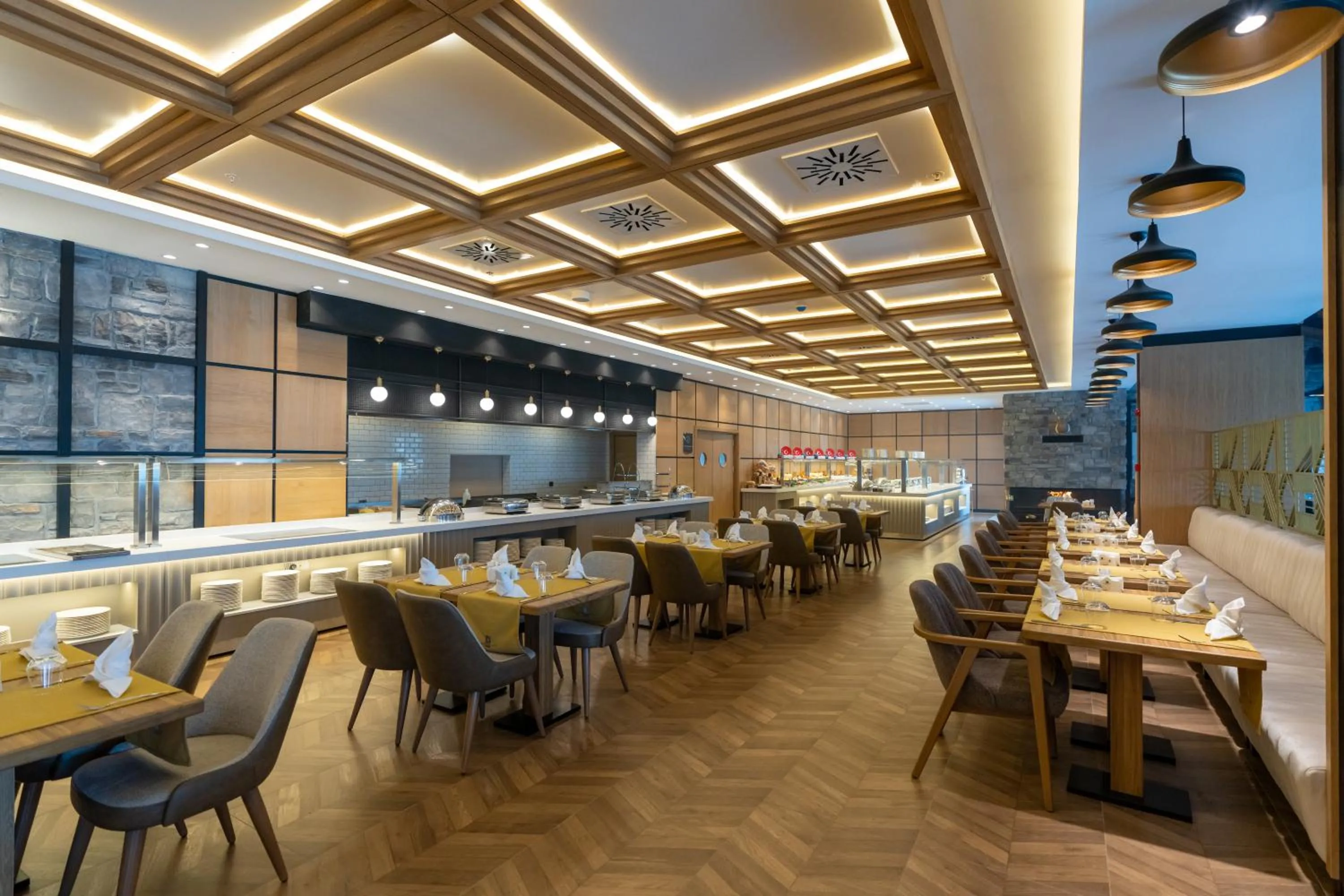 Restaurant/places to eat in SARPİNO MOUNTAİN HOTEL