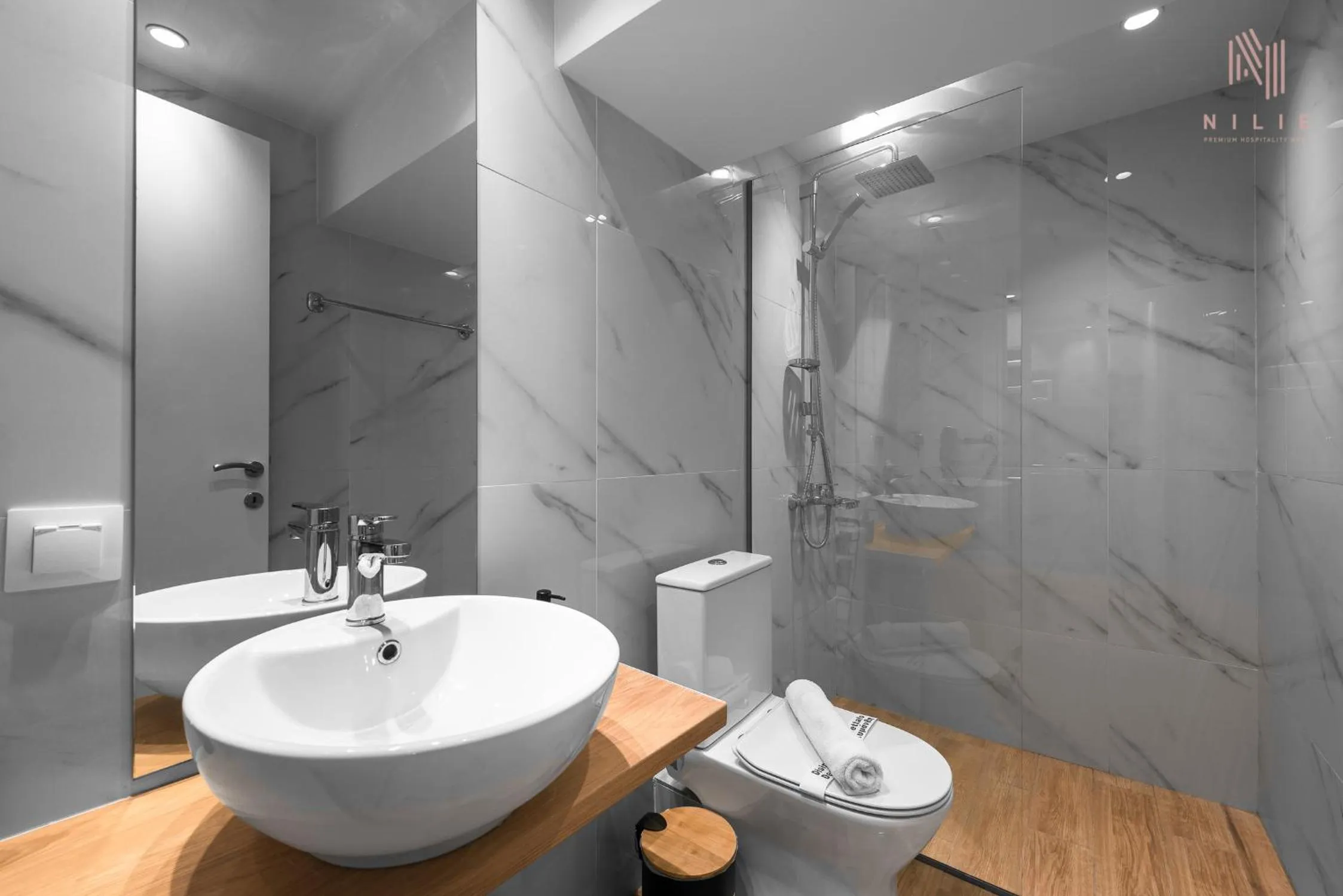 Toilet in Big Apple, Nilie Hospitality MGMT