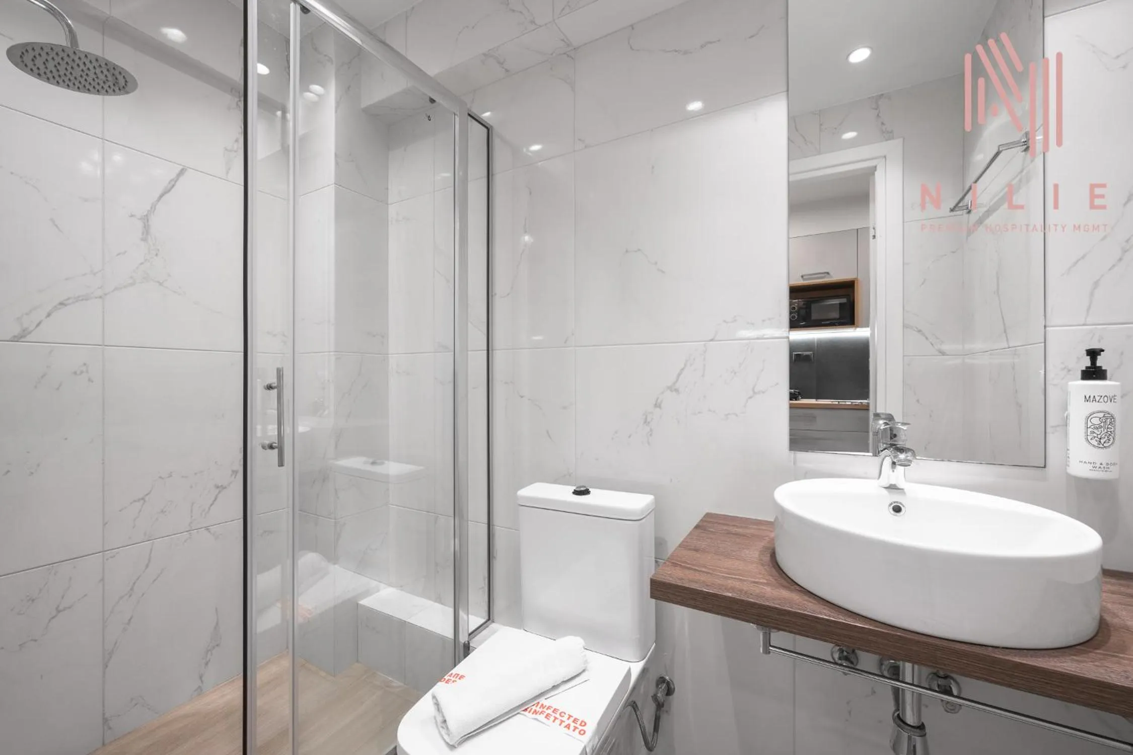 Shower in Big Apple, Nilie Hospitality MGMT