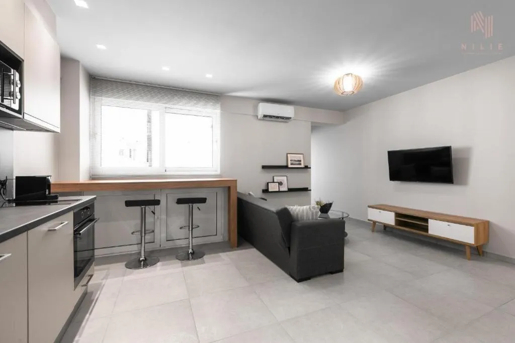 TV and multimedia in Big Apple, Nilie Hospitality MGMT