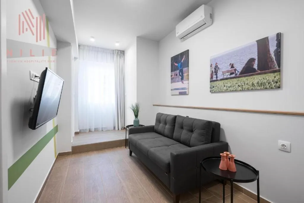 TV and multimedia in Big Apple, Nilie Hospitality MGMT