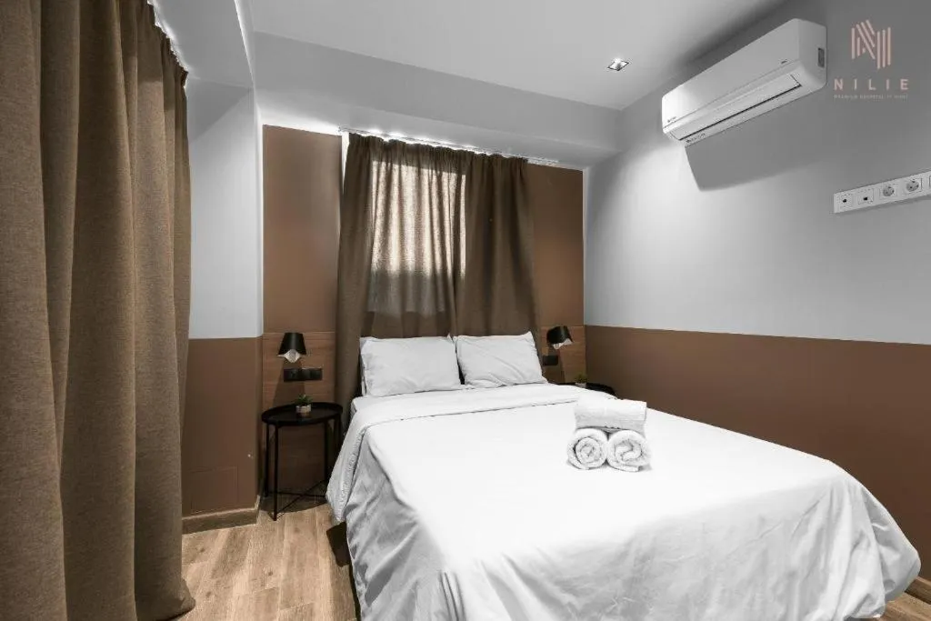 Bed in Big Apple, Nilie Hospitality MGMT