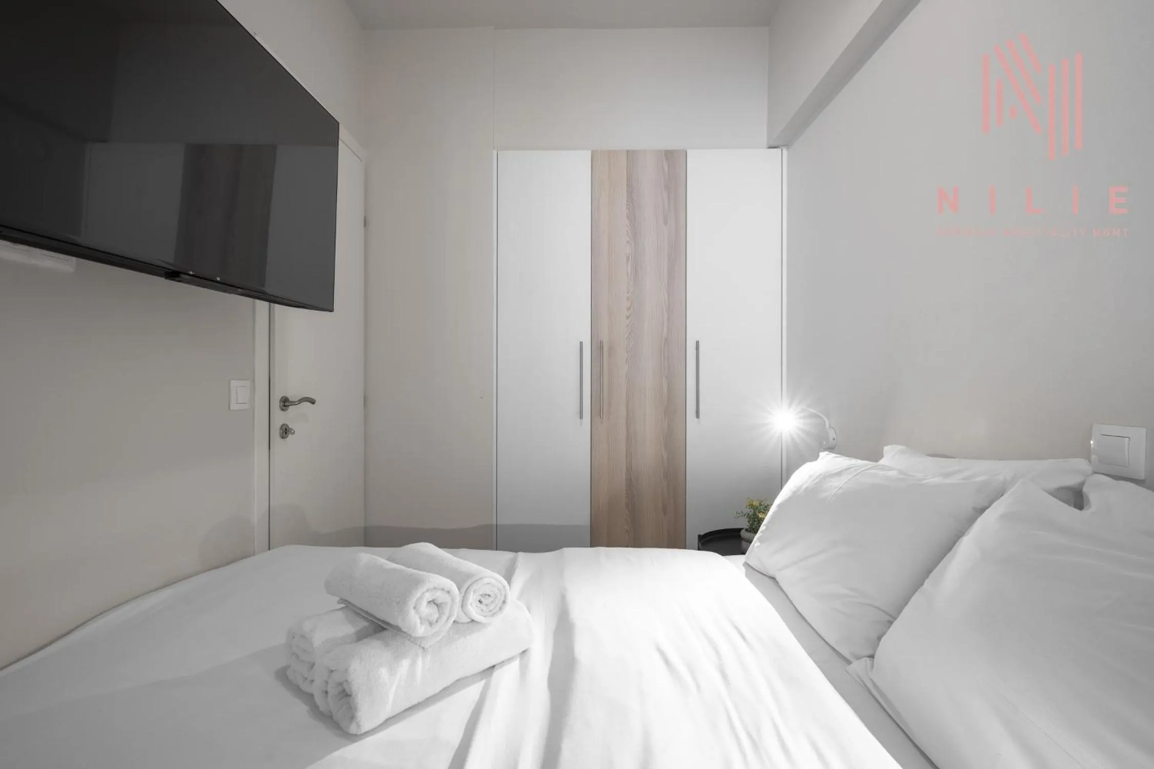 Bed in Big Apple, Nilie Hospitality MGMT