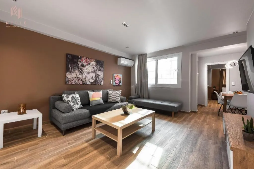 TV and multimedia in Big Apple, Nilie Hospitality MGMT