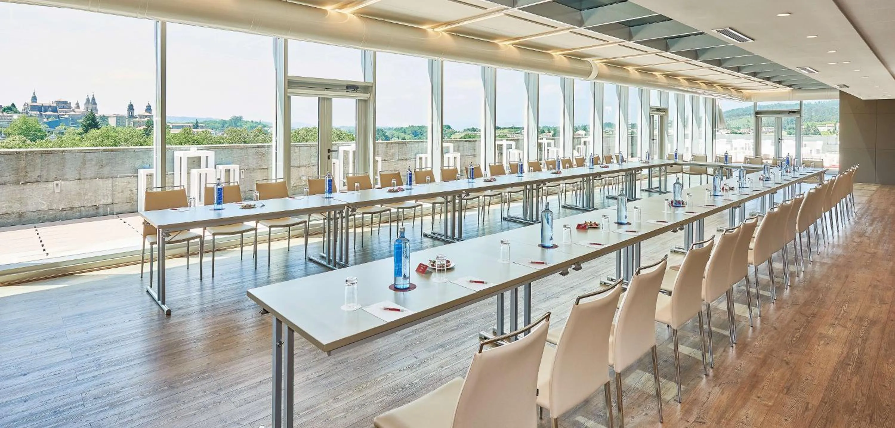 Meeting/conference room in NH Collection Santiago de Compostela