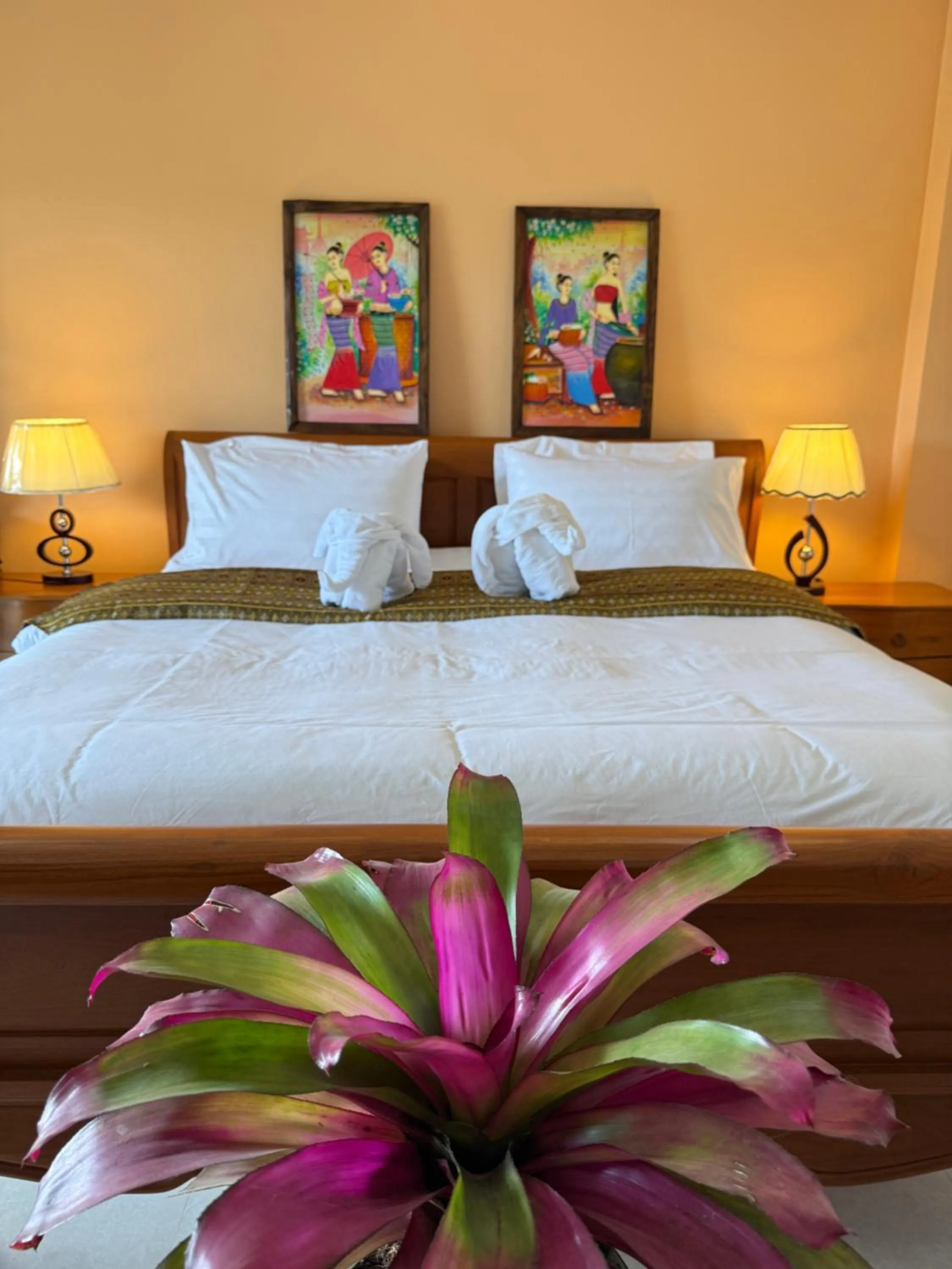 Bedroom, Bed in Laph Kham House