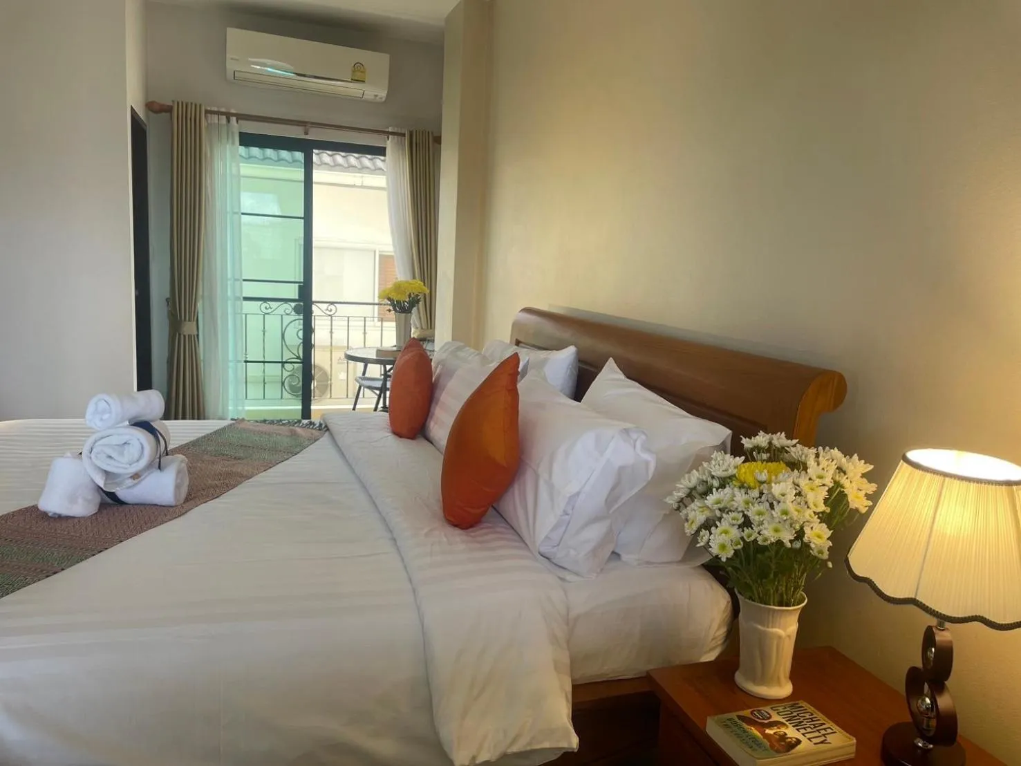 Bedroom, Bed in Laph Kham House